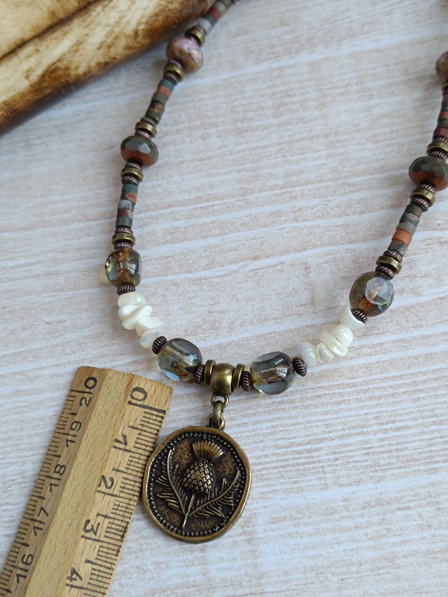 Collier Bohème Ethnique – Pendentif Chardon Écossais & Perles Artisanales