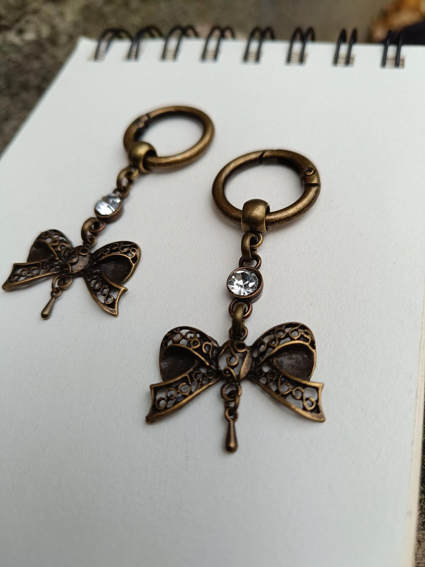 Charms pour Doc Martens noeuds de dentelle bronze et strass