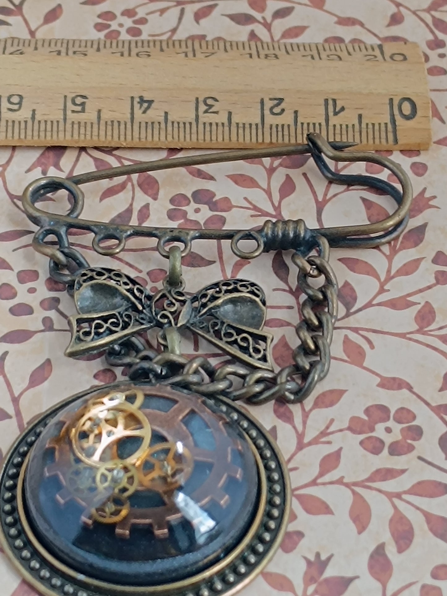 Grande broche épingle cabochon steampunk