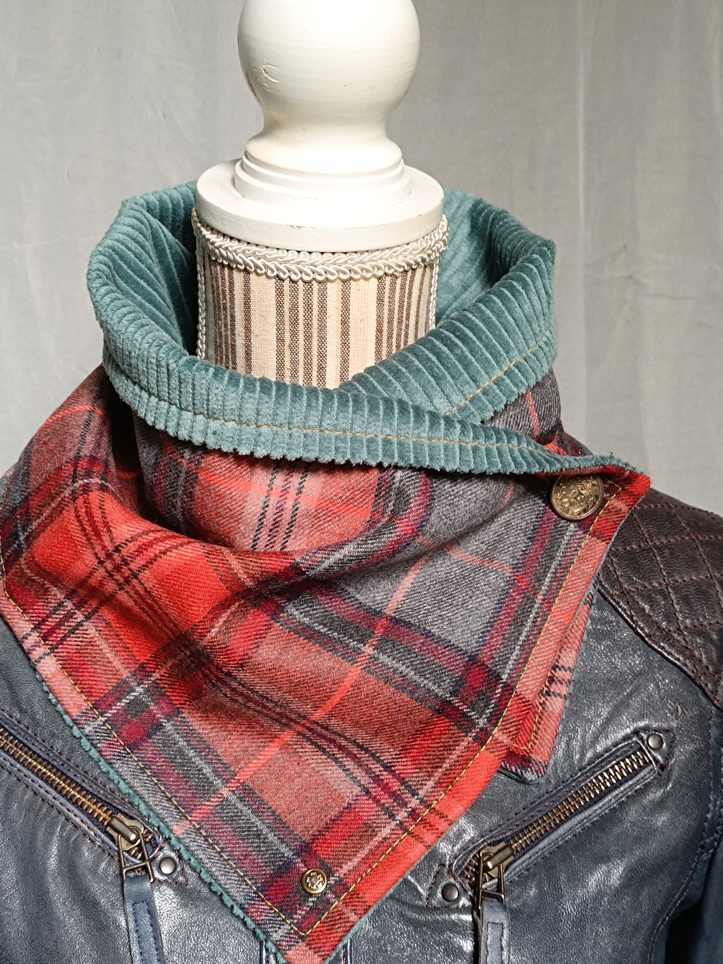 Tour de cou tartan laine velours côtelé bleu - Bouton bucolique oiseau