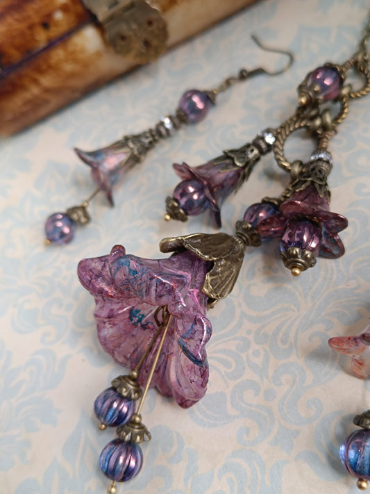 Parure “Fleurs Féeriques” – Collier & boucles d’oreilles assorties
