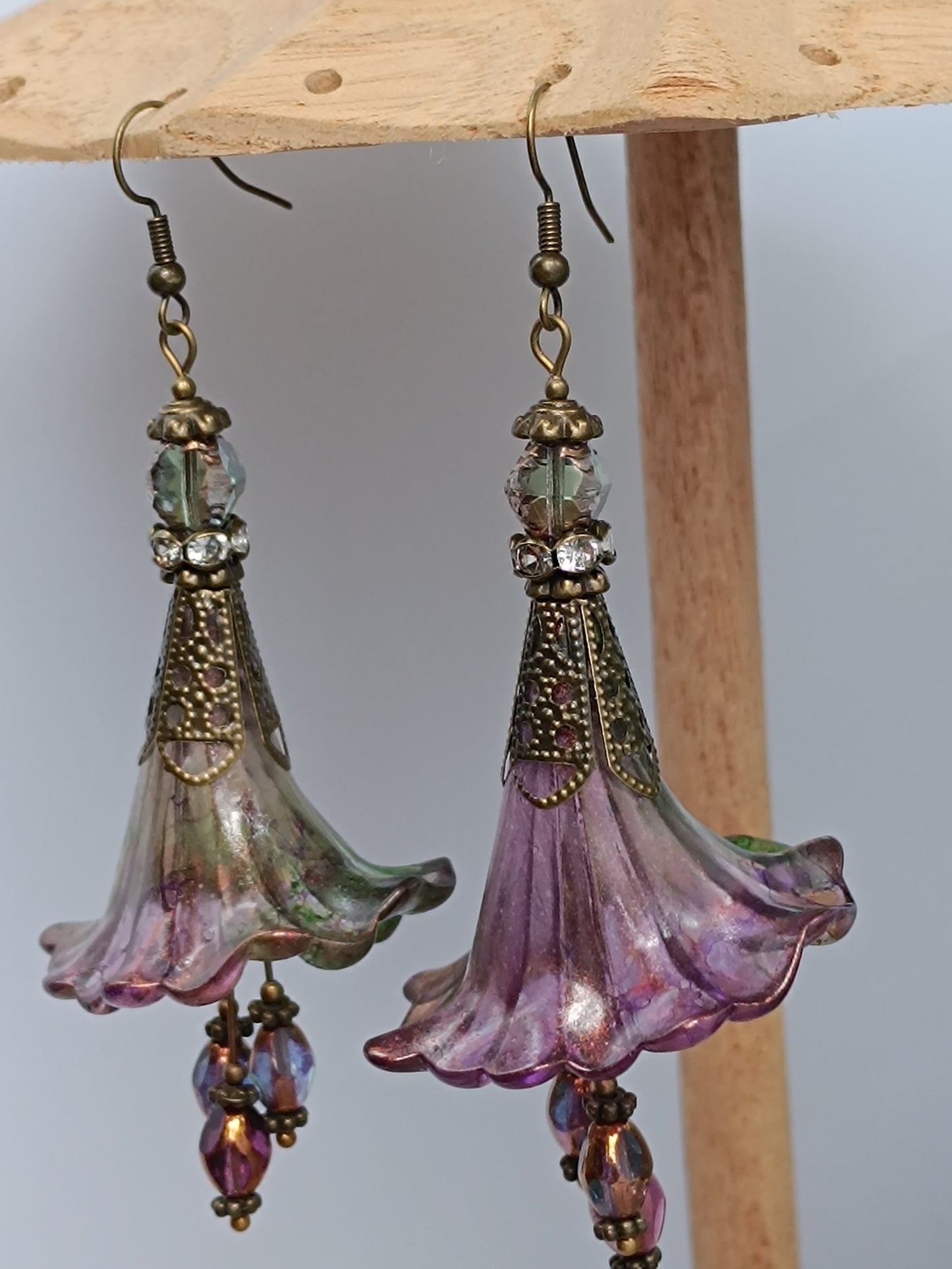 Boucles d'Oreilles Pendantes Féeriques Vertes Violettes Voile Cuivré Perles Verre Tchèque XXL
