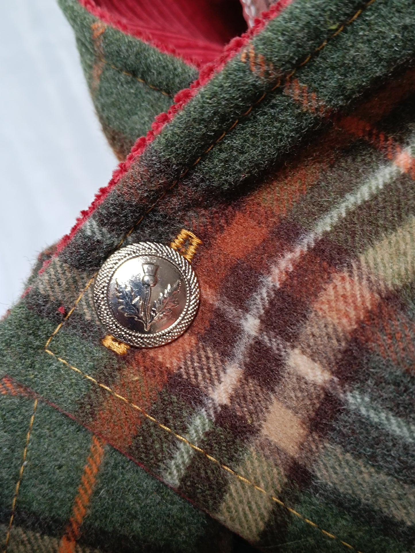 Tour de cou écharpe boutonnée tartan lainage doublé velours et bouton chardon écossais