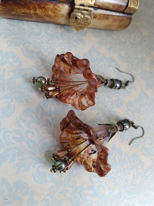 Boucles d'Oreilles Fleurs Trompettes mélancoliques automnales