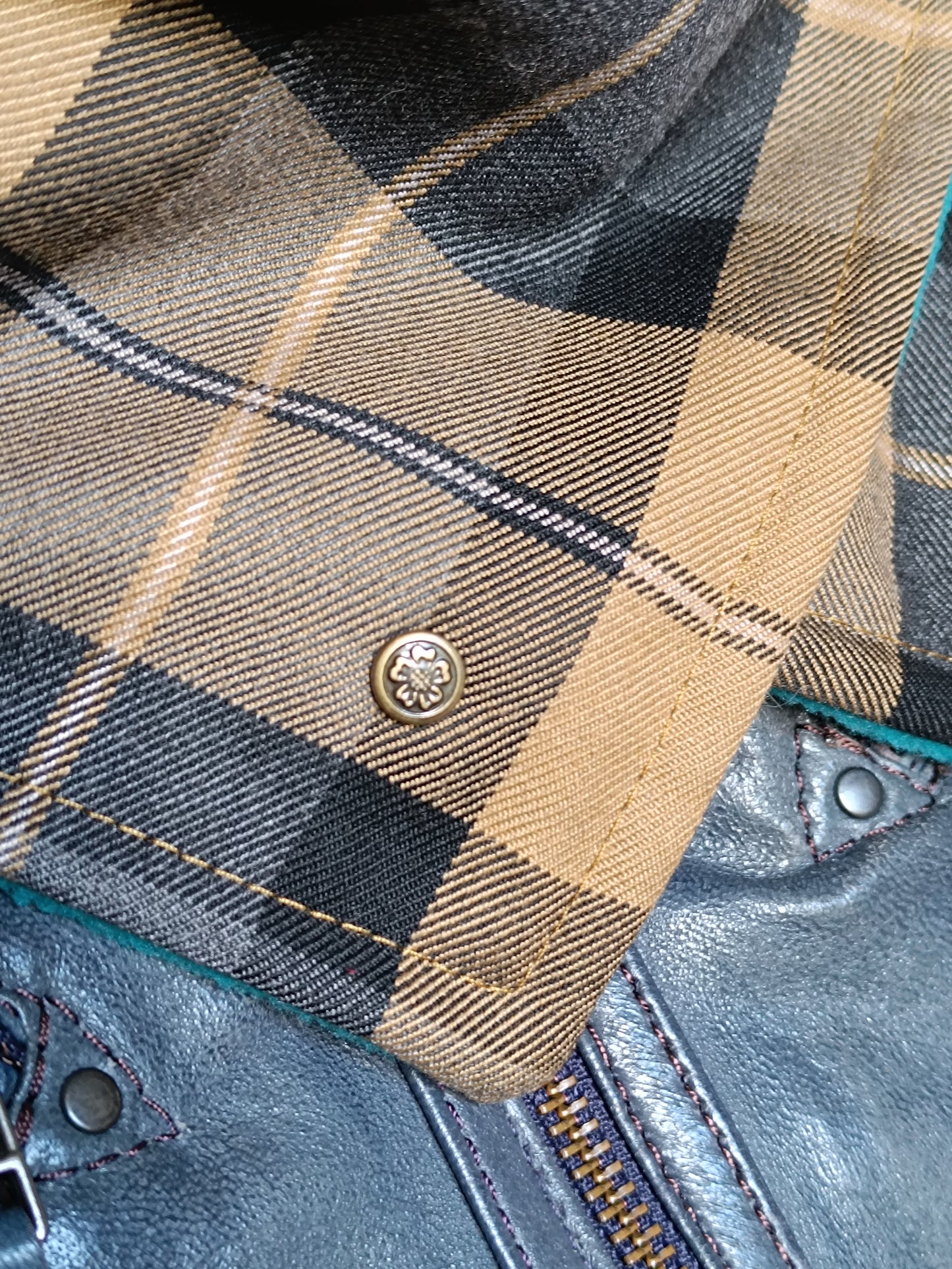 Tour de cou tartan  doublé polaire - Bouton métal ancien