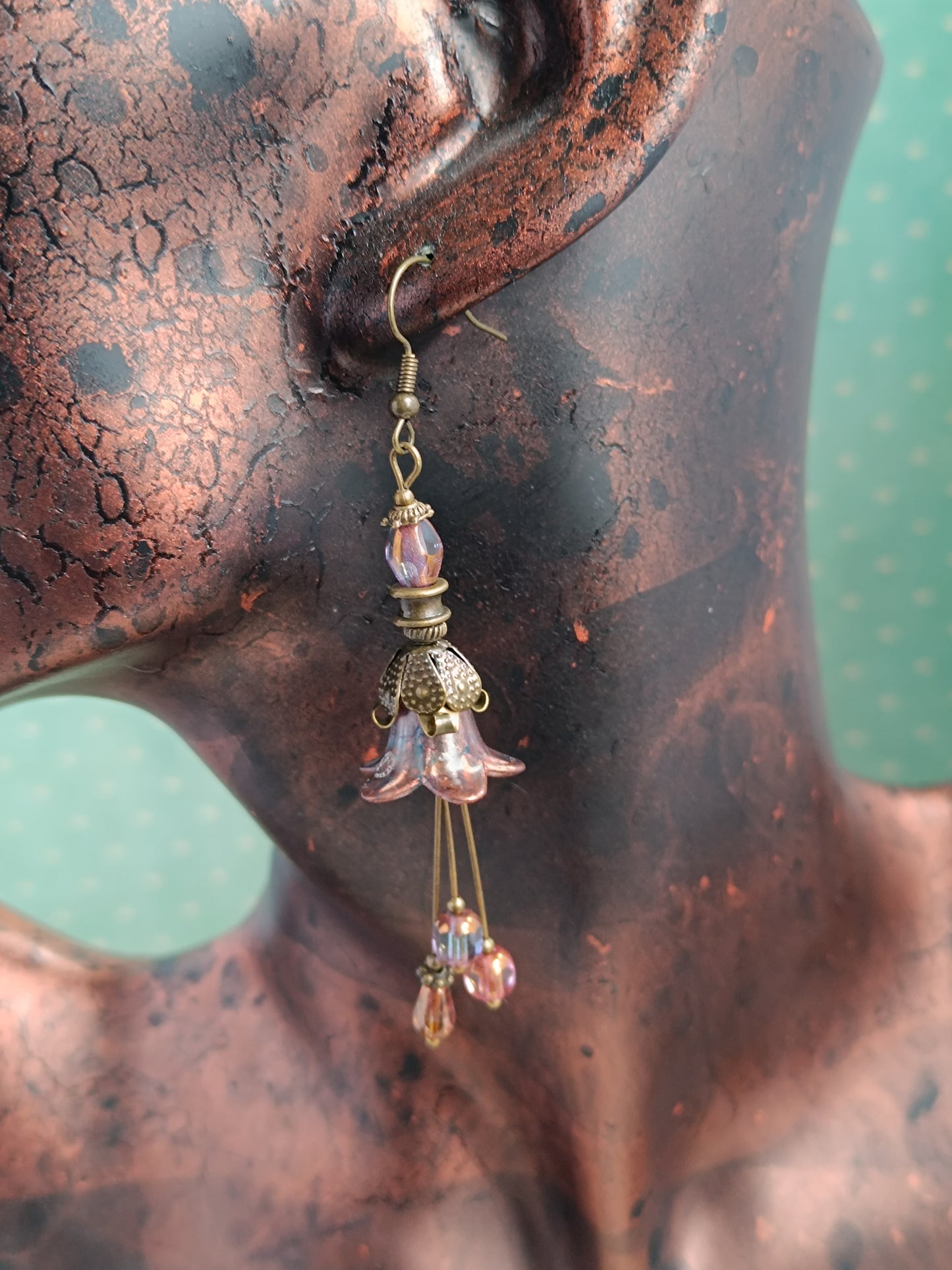 Boucles d'oreilles "Fleurs Féeriques" – Rose bleuté & Pistils dansants ✨