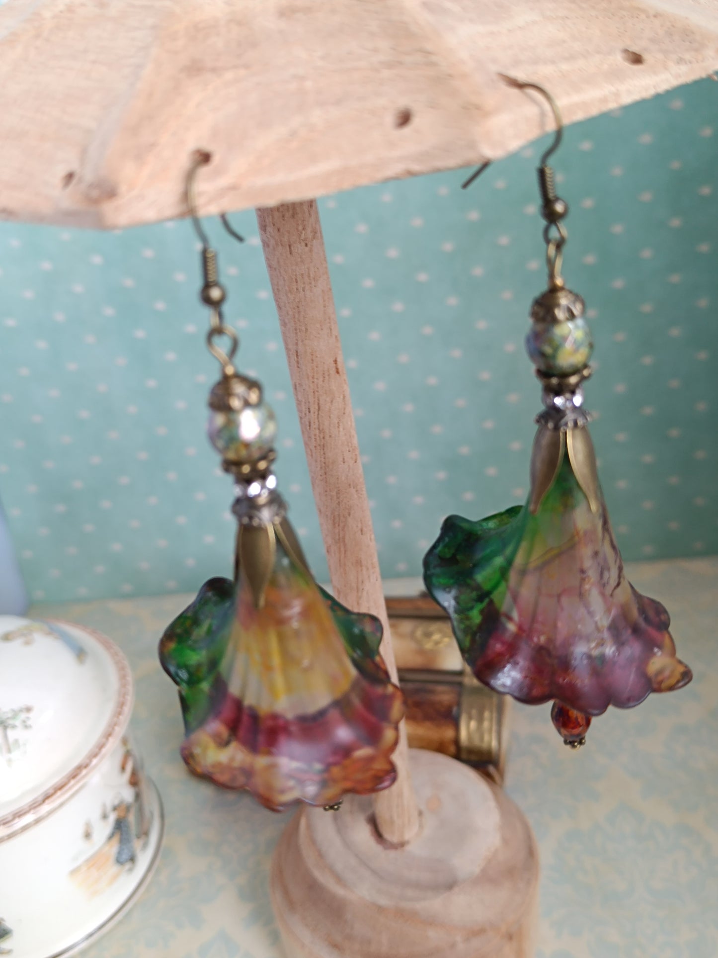 Boucles d'oreilles pendantes fleurs féeriques  d'automne - Perles de verre tchèque