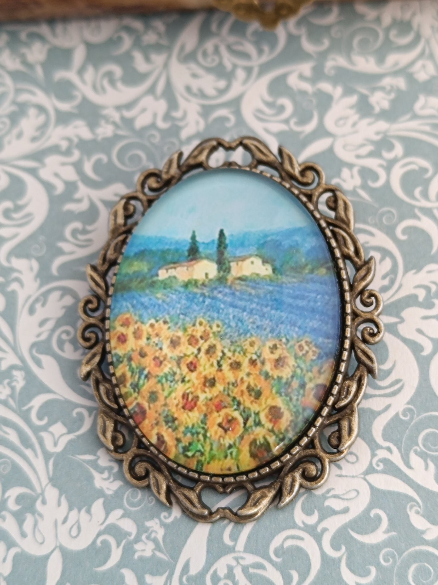 Broche cabochon verre hommage à Vincent Van Gogh les tournesols