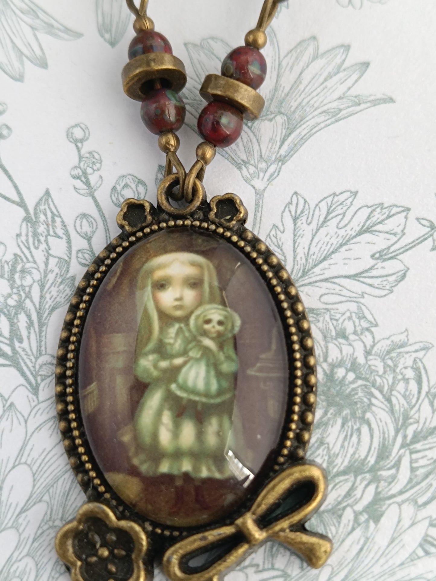 Collier Fillette et Poupée - Cabochon Vintage Gothique