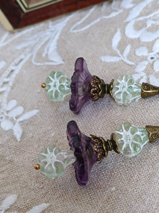 Boucles d'oreilles fleurs et fleurets verts