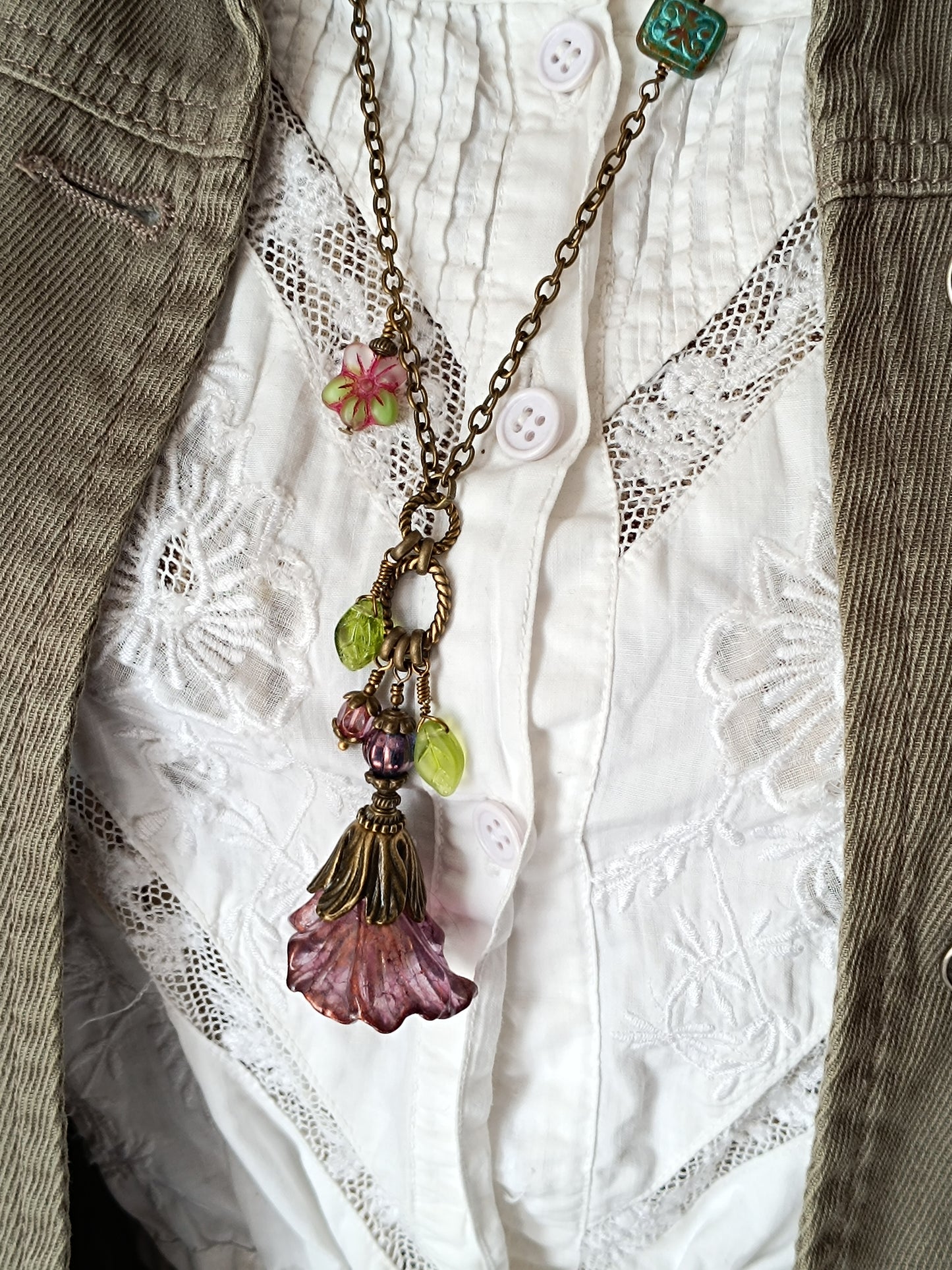 Sautoir Fleurs Féeriques - Lucite Vintage Perles Tchèque Bronze
