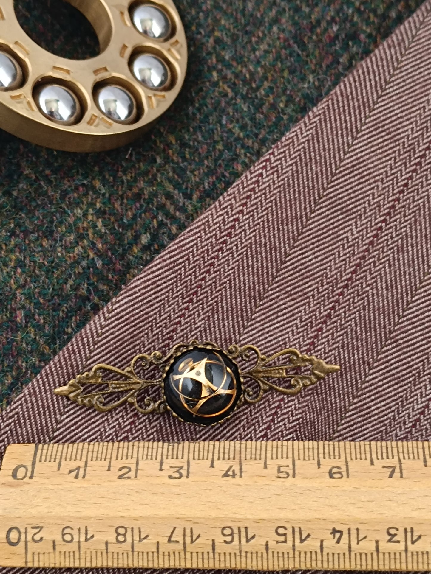 Broche Épinglette Steampunk Cabochon Noir - Résine Époxy Bronze Antique