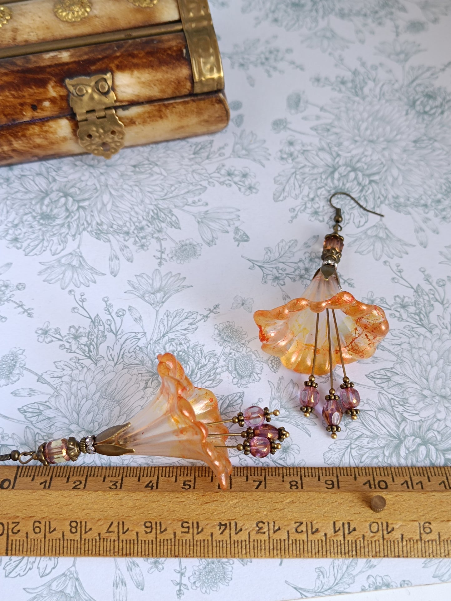 Boucles d'Oreilles Fleurs Lucite XXL - Perles Verre Tchèque