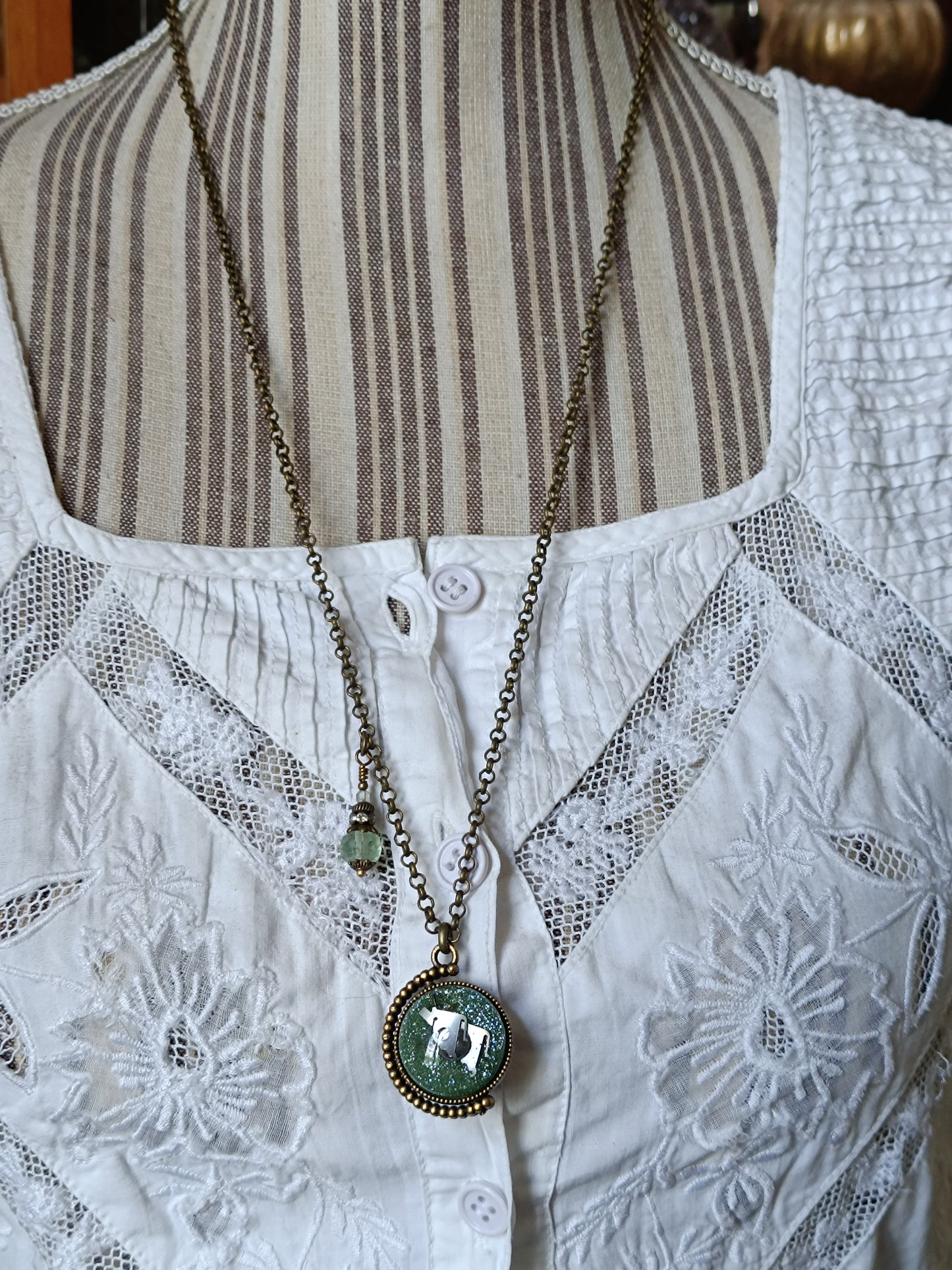 Collier sautoir chaîne steampunk pendentif mappemonde pivotant