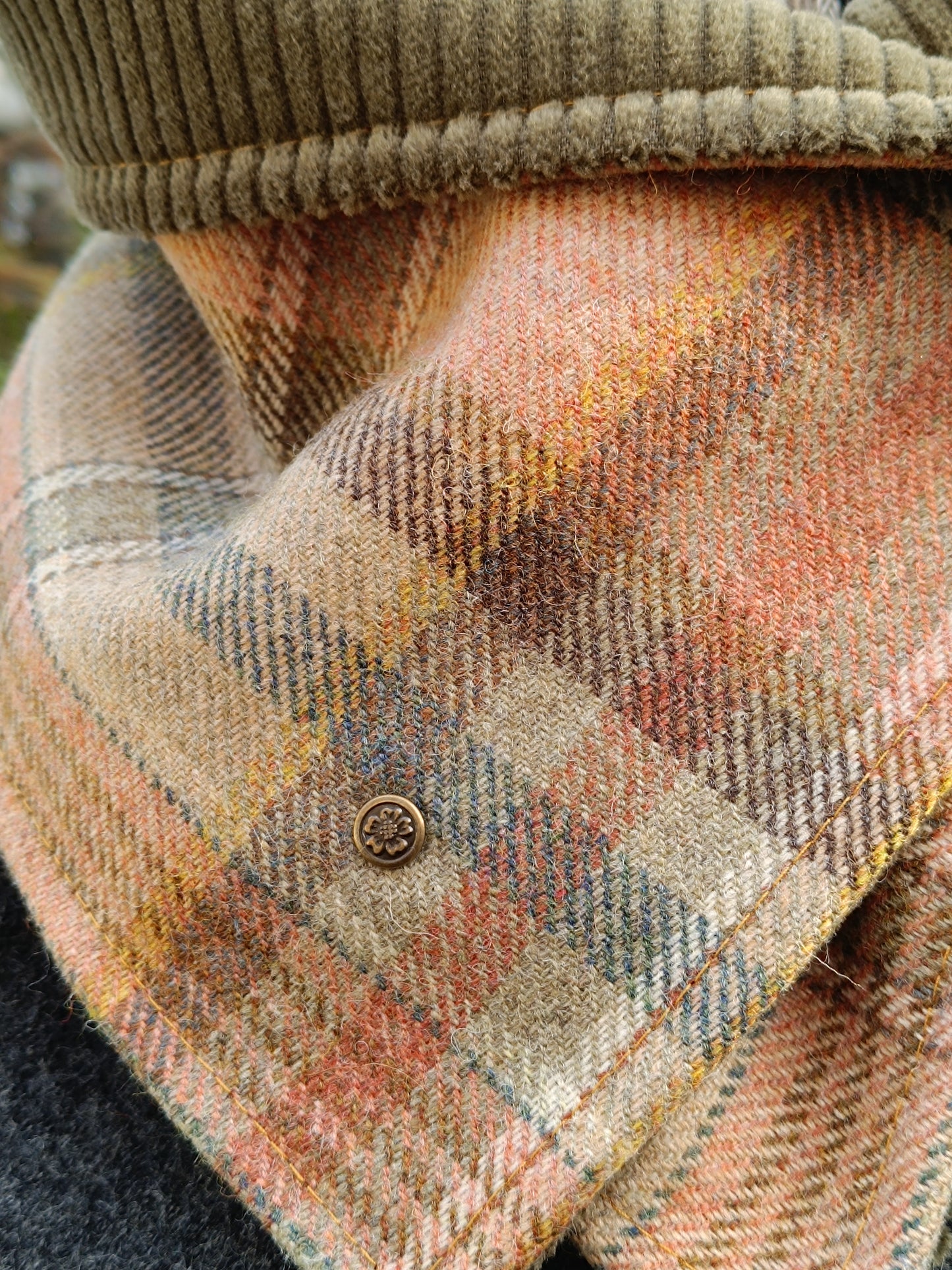 Cache Cou Tartan Velours Kaki - Bouton Nacre Vintage