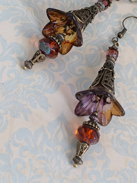 Boucles d'oreilles bohème automne - Fleurs lucite peinte et perles verre tchèque bronze