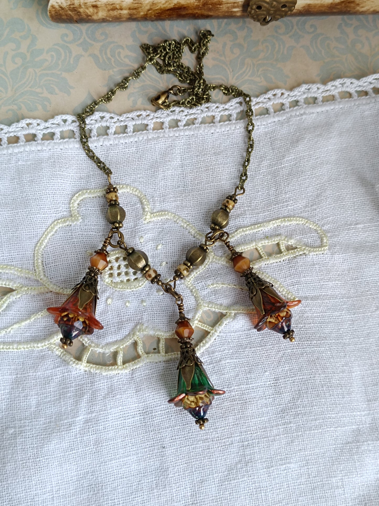 Collier Enchantement d'Automne - Fleurs Féeriques Bronze et Perles Tchèques