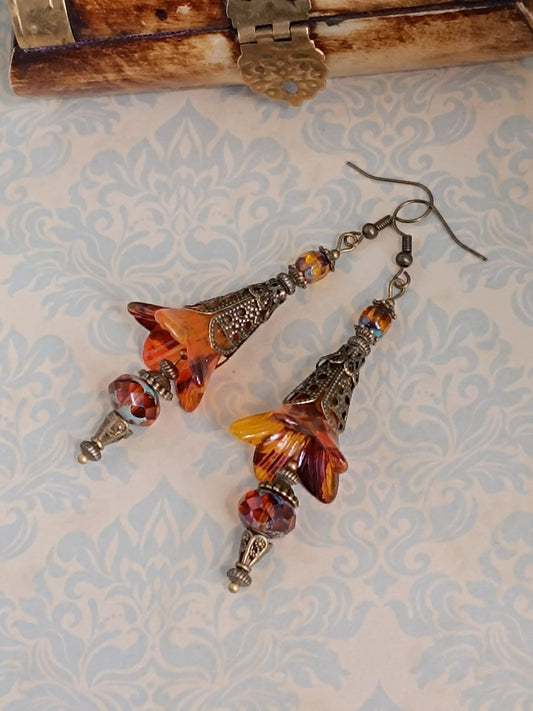 Boucles d'oreilles artisanales prune automne - Perles tchèque mystiques bronze patiné