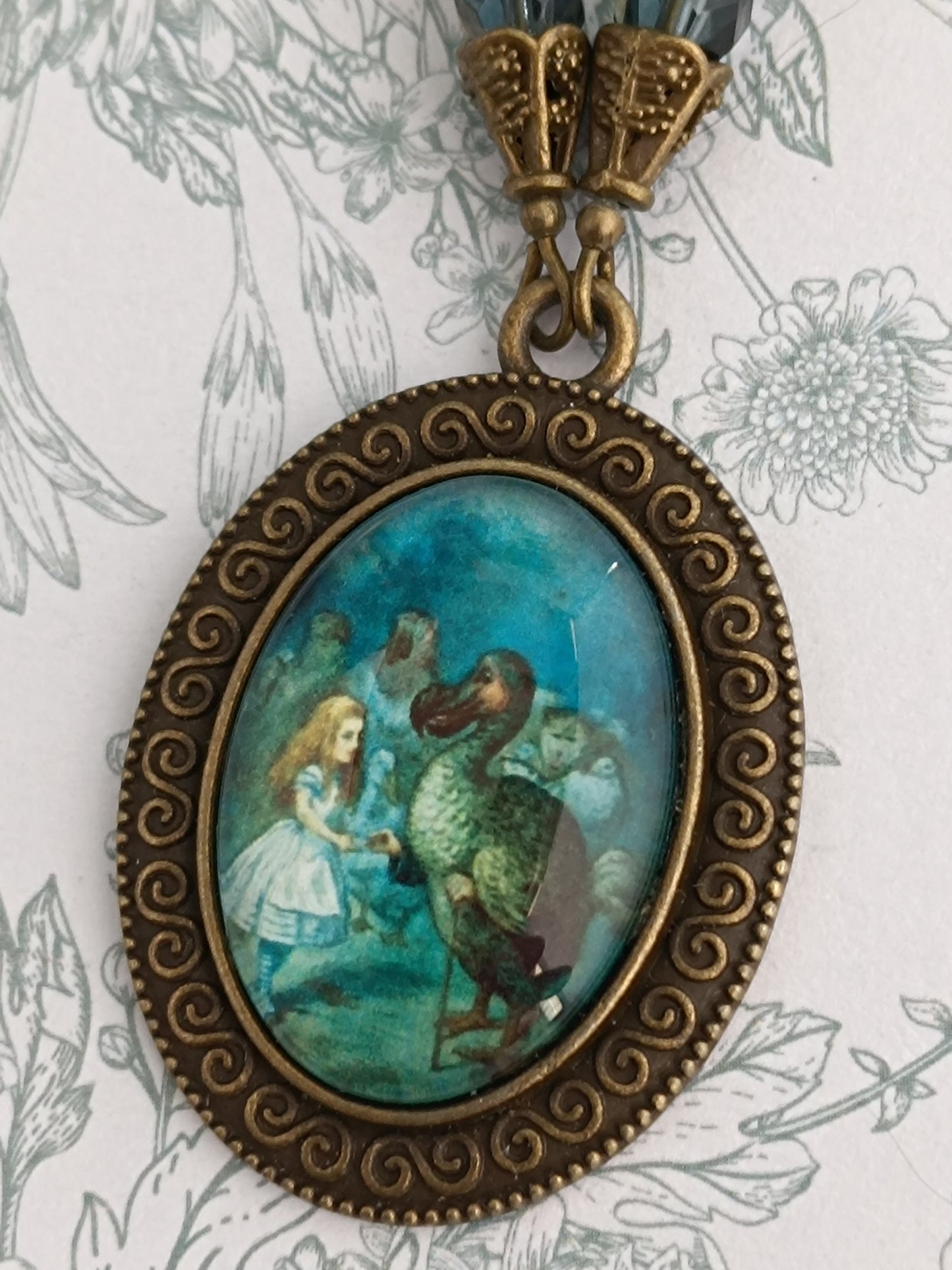 Collier Cabochon Alice et le Dodo - Bronze Antique Perles de Verre Tchèque
