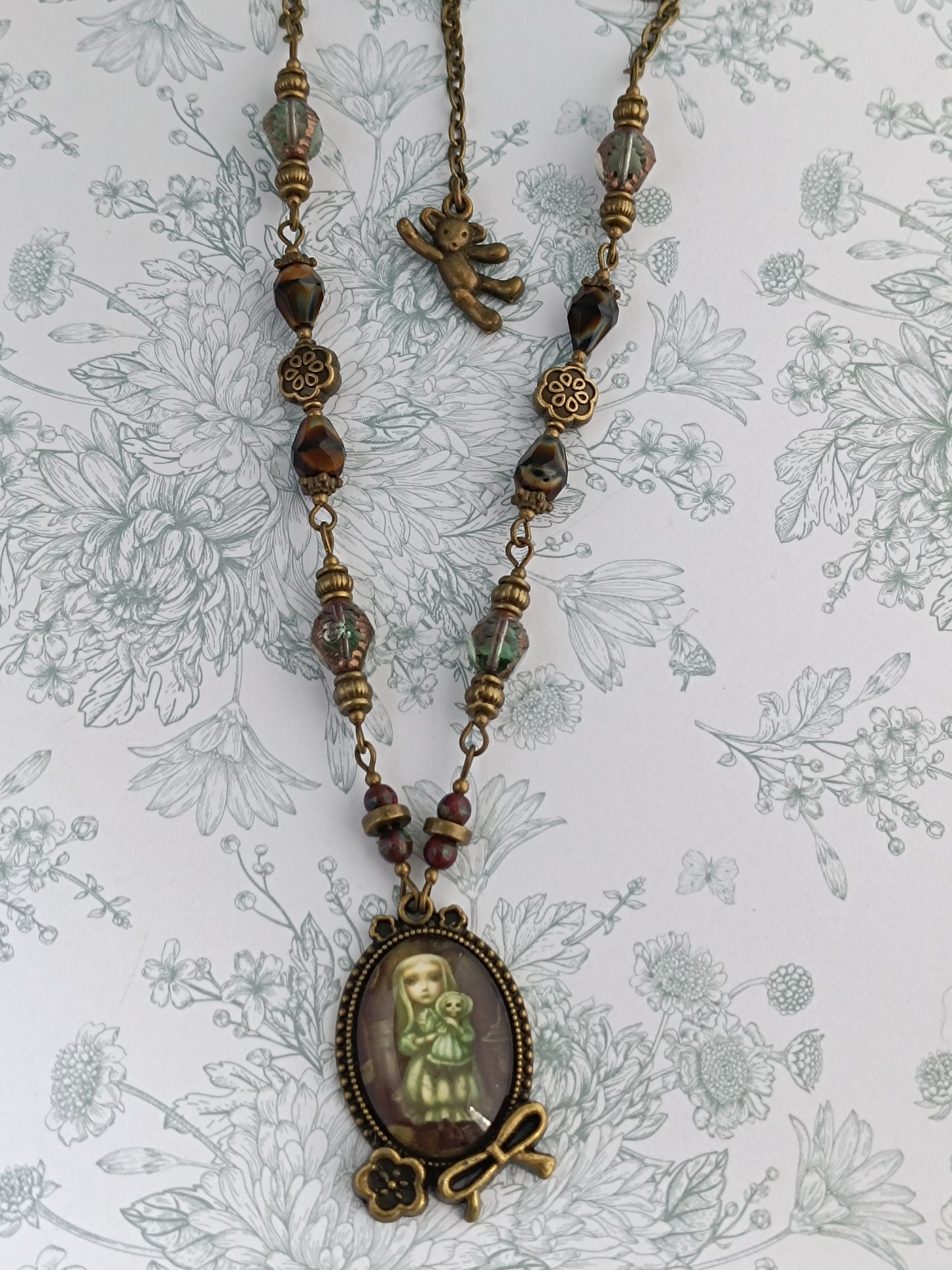 Collier Fillette et Poupée - Cabochon Vintage Gothique