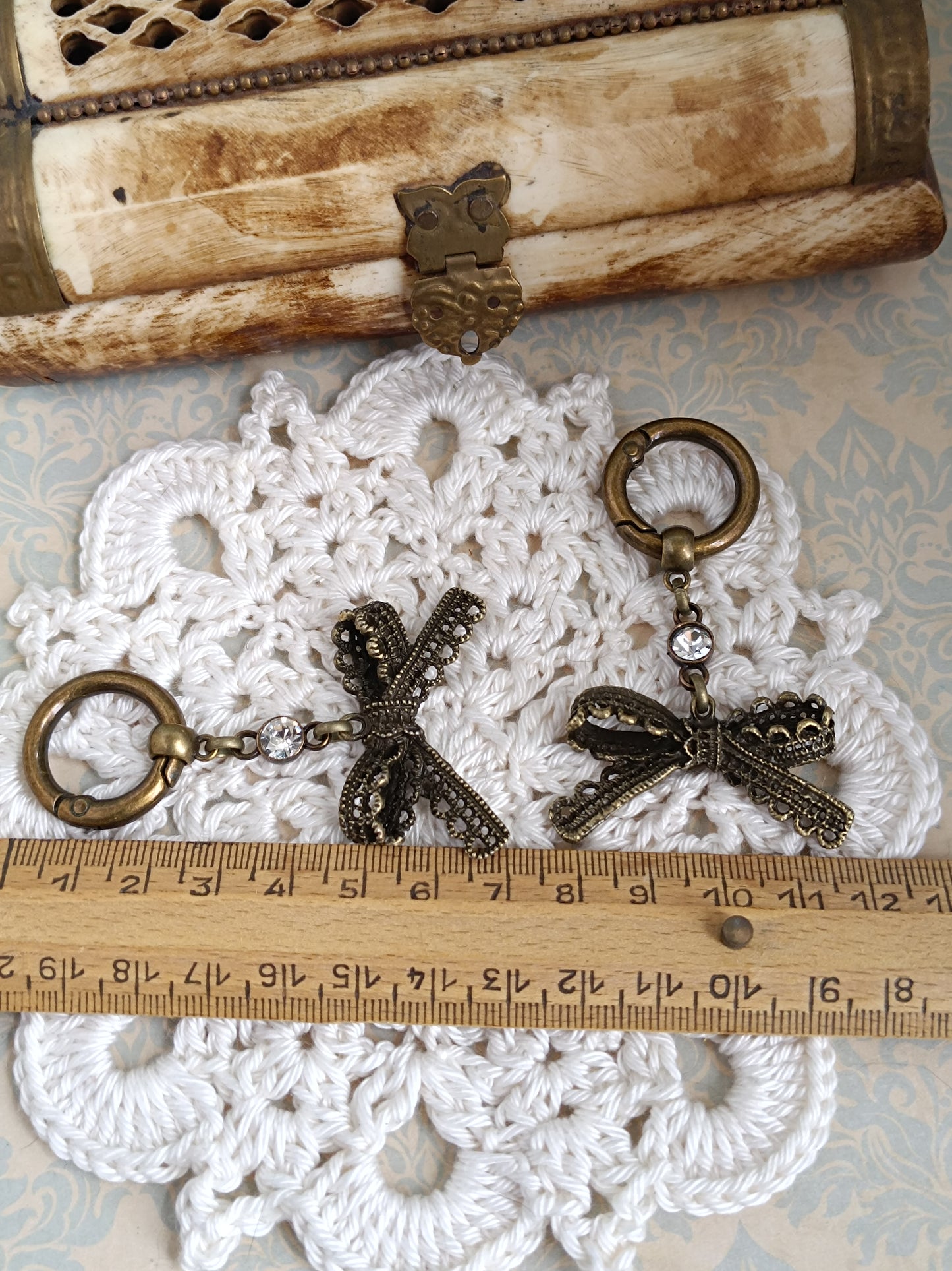 Bijoux charms de chaussures, boucles languettes bottines noeud de dentelle et strass