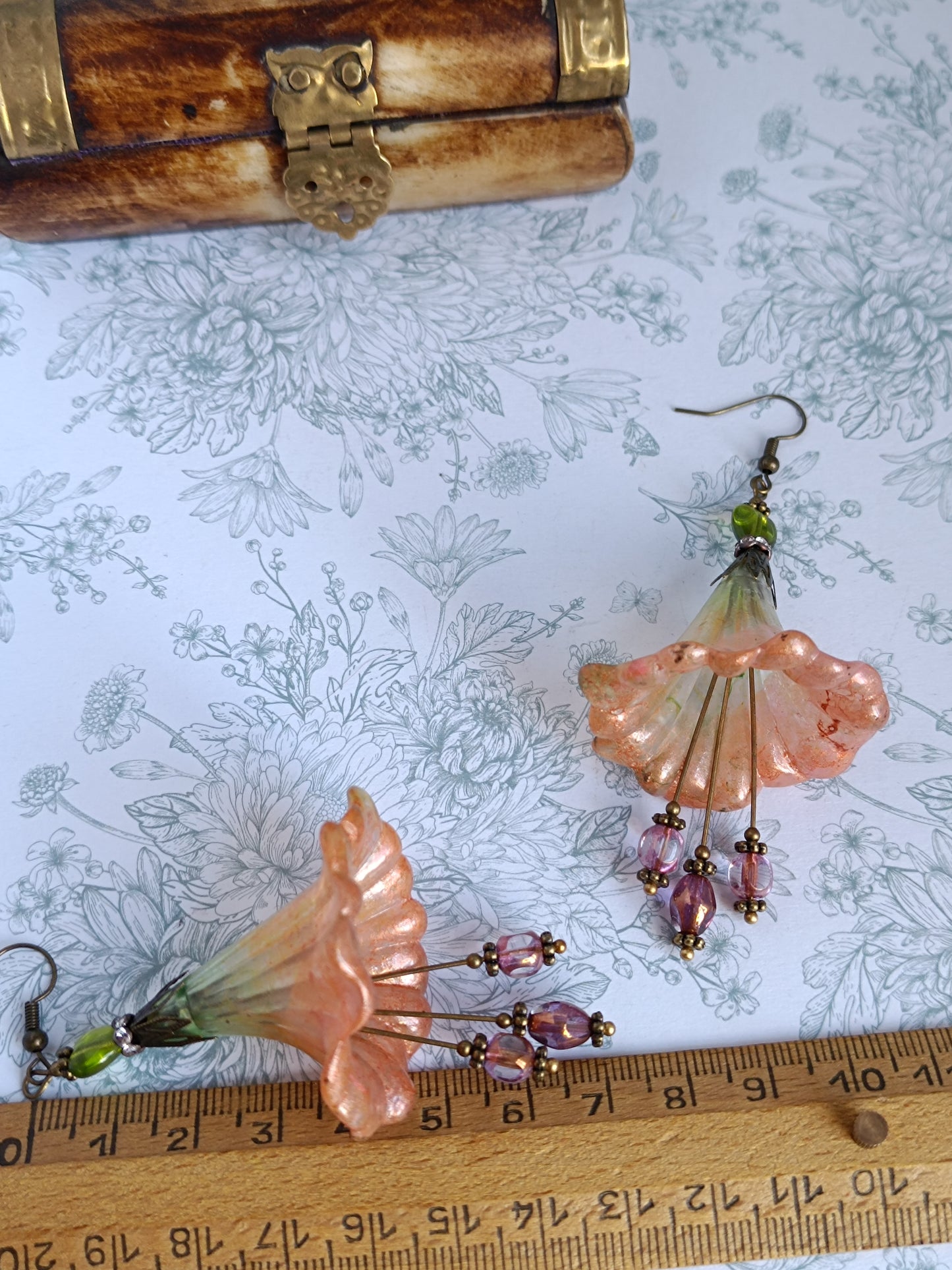 Boucles d'Oreilles Fleurs Lucite XXL - Perles Verre Tchèque