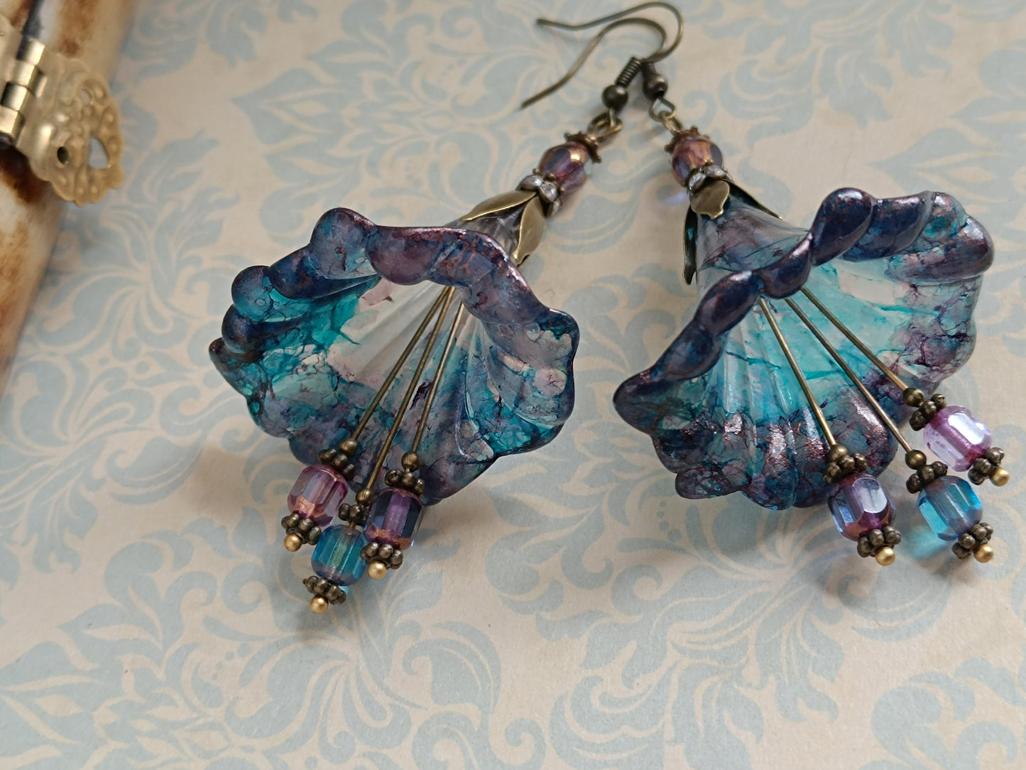 Boucles d'oreilles fleurs féeriques bronze - Perles de verre tchèque