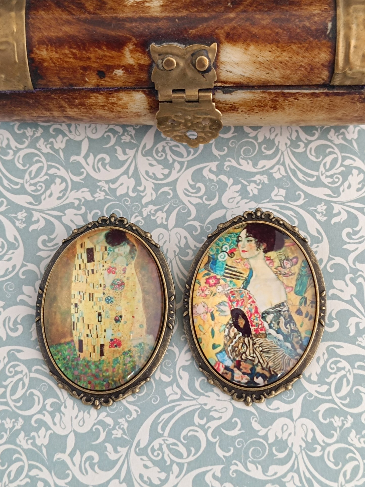 Broche cabochon verre hommage Gustav Klimt