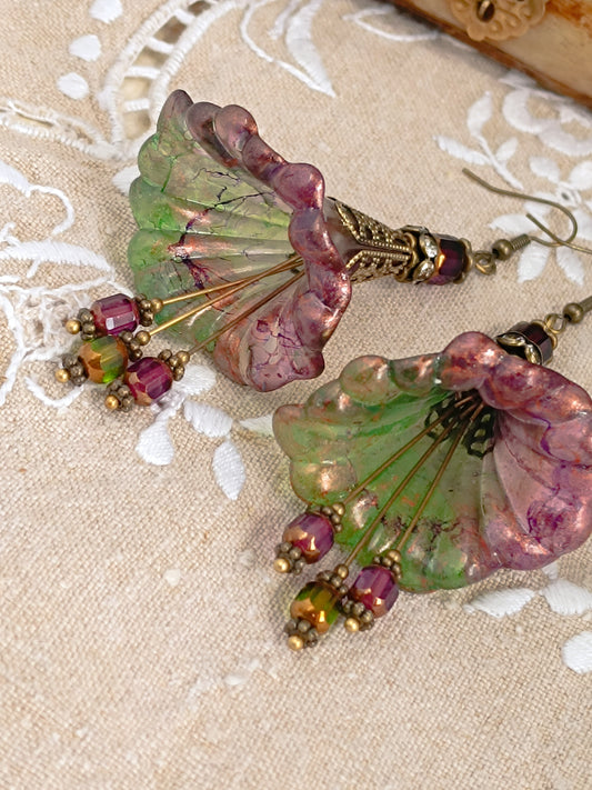 Boucles d'Oreilles Pendantes Féeriques Vertes Violet Profond Perles Verre Tchèque XXL