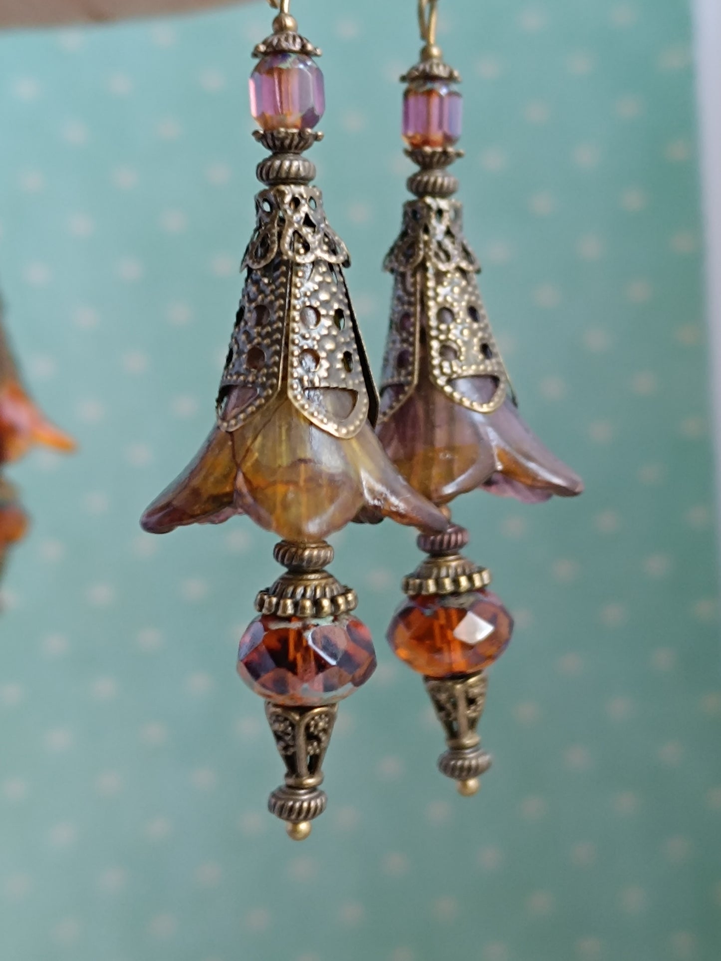 Boucles d'oreilles bohème automne - Fleurs lucite peinte et perles verre tchèque bronze