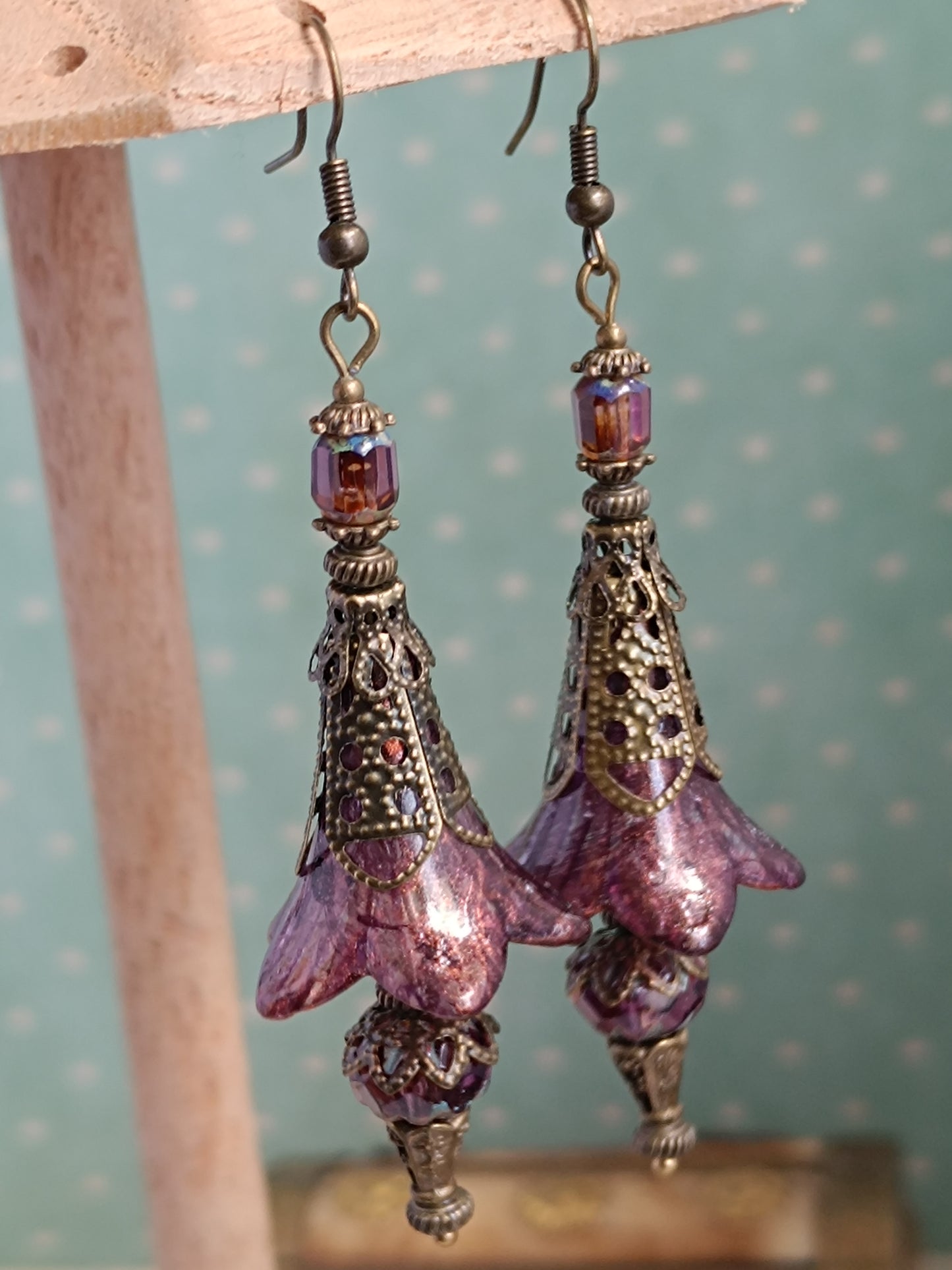 Boucles d'oreilles longues automne - Lucite vernies main reflets minéraux bronze