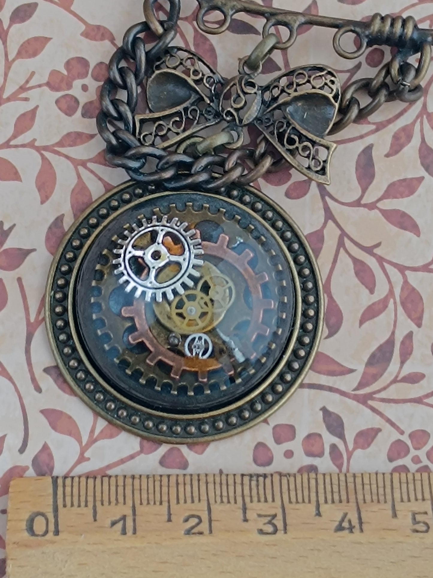Grande broche épingle cabochon steampunk