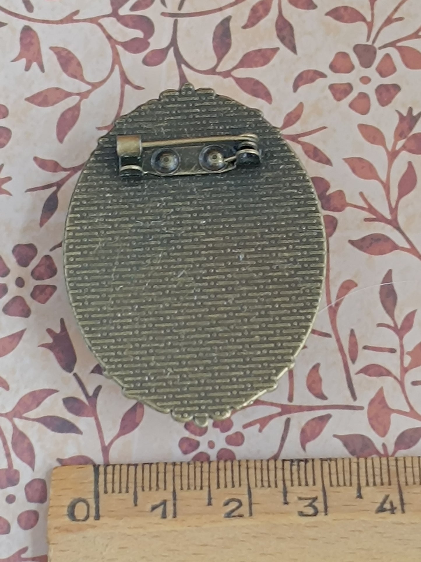 Broche Steampunk Cabochon – Résine Époxy, Fond vert , Engrenages Authentiques