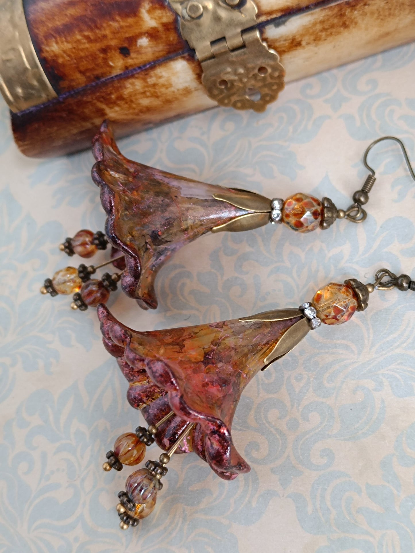 Boucles d'oreilles pendantes fleurs féeriques d'automne bronze - Perles de verre tchèque