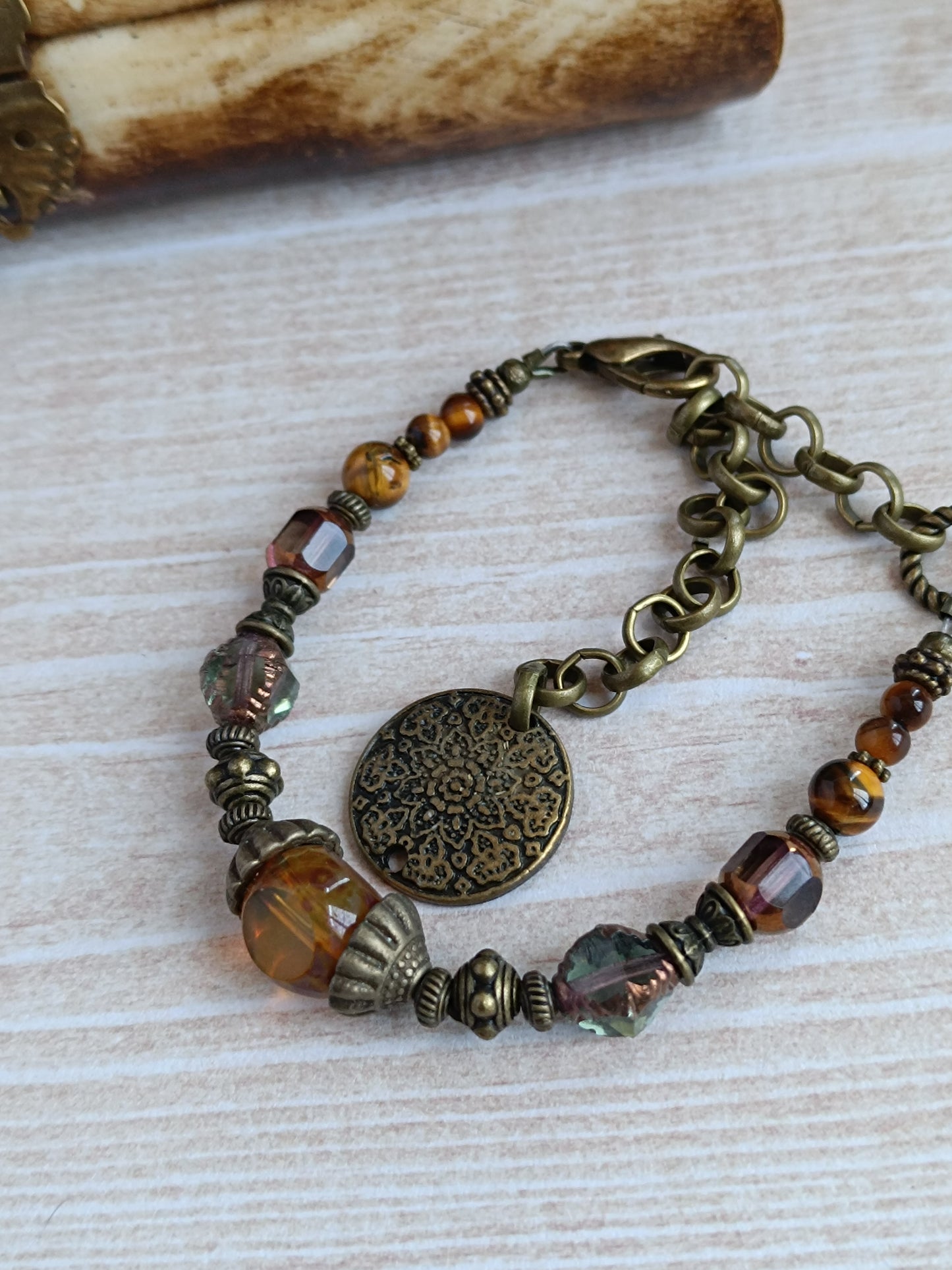 Bracelet Bohème – Œil de Tigre & Verre Tchèque
