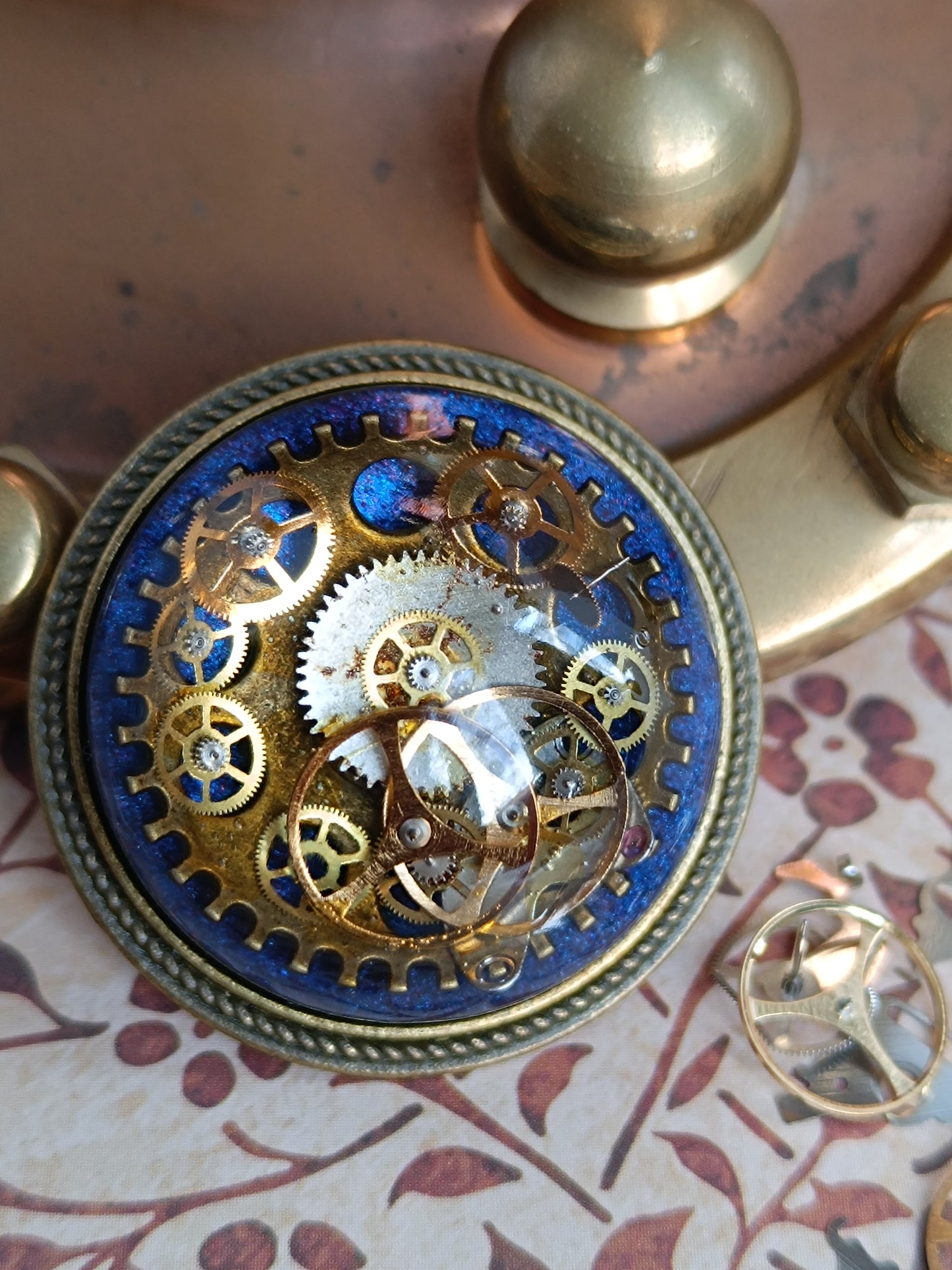 broche dôme de résine époxy Steampunk