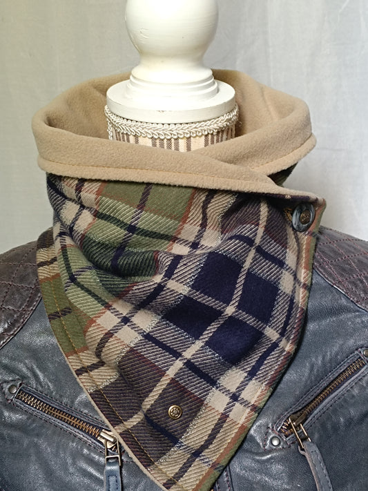 Tour de cou écharpe boutonnée tartan et polaire, bouton vintage