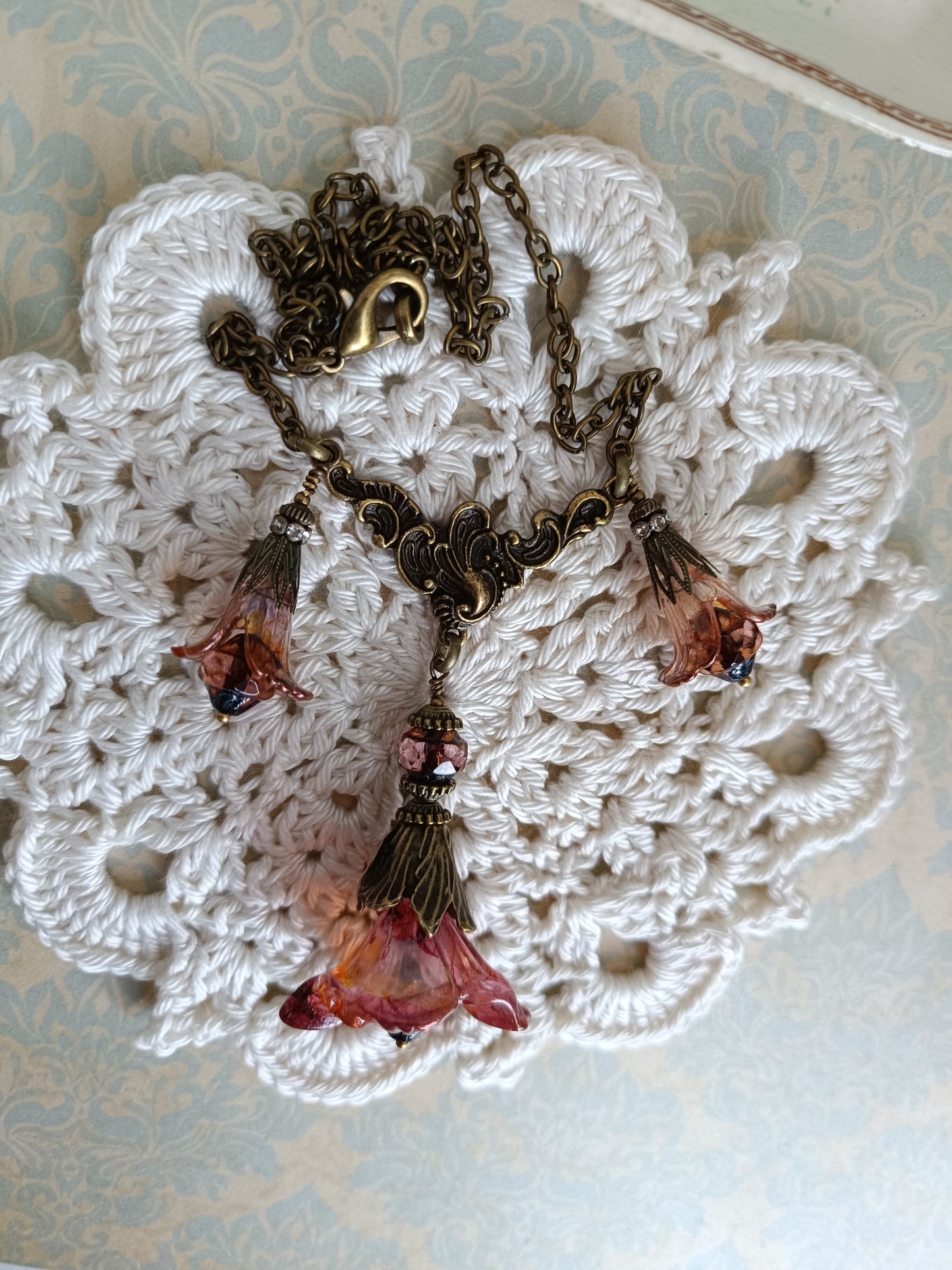 Collier Trio de Fleurs Lucite Vintage Perles Tchèque Bronze
