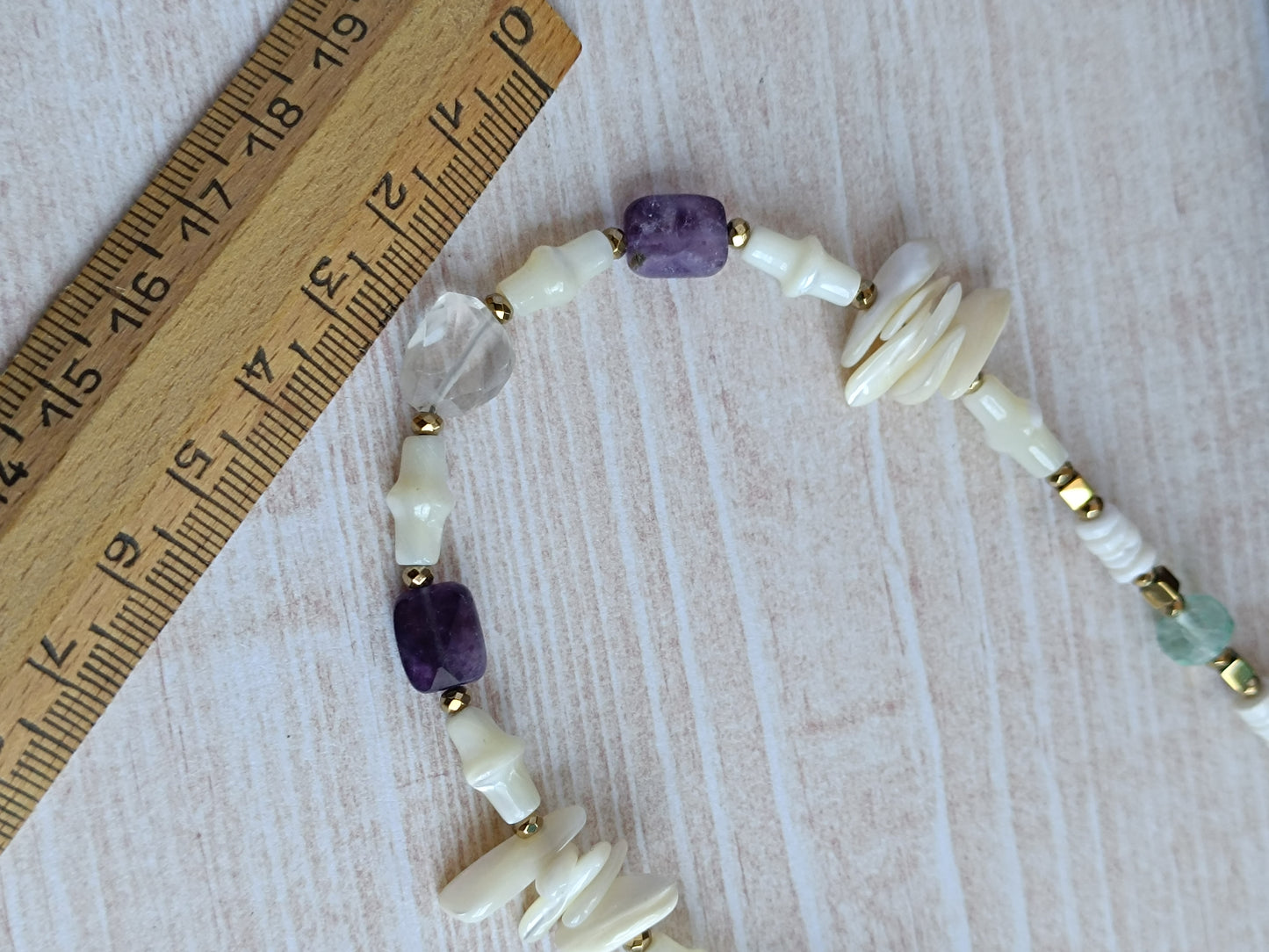 Collier artisanal câblé nacre aigue marine et fluorite – Style bohème chic