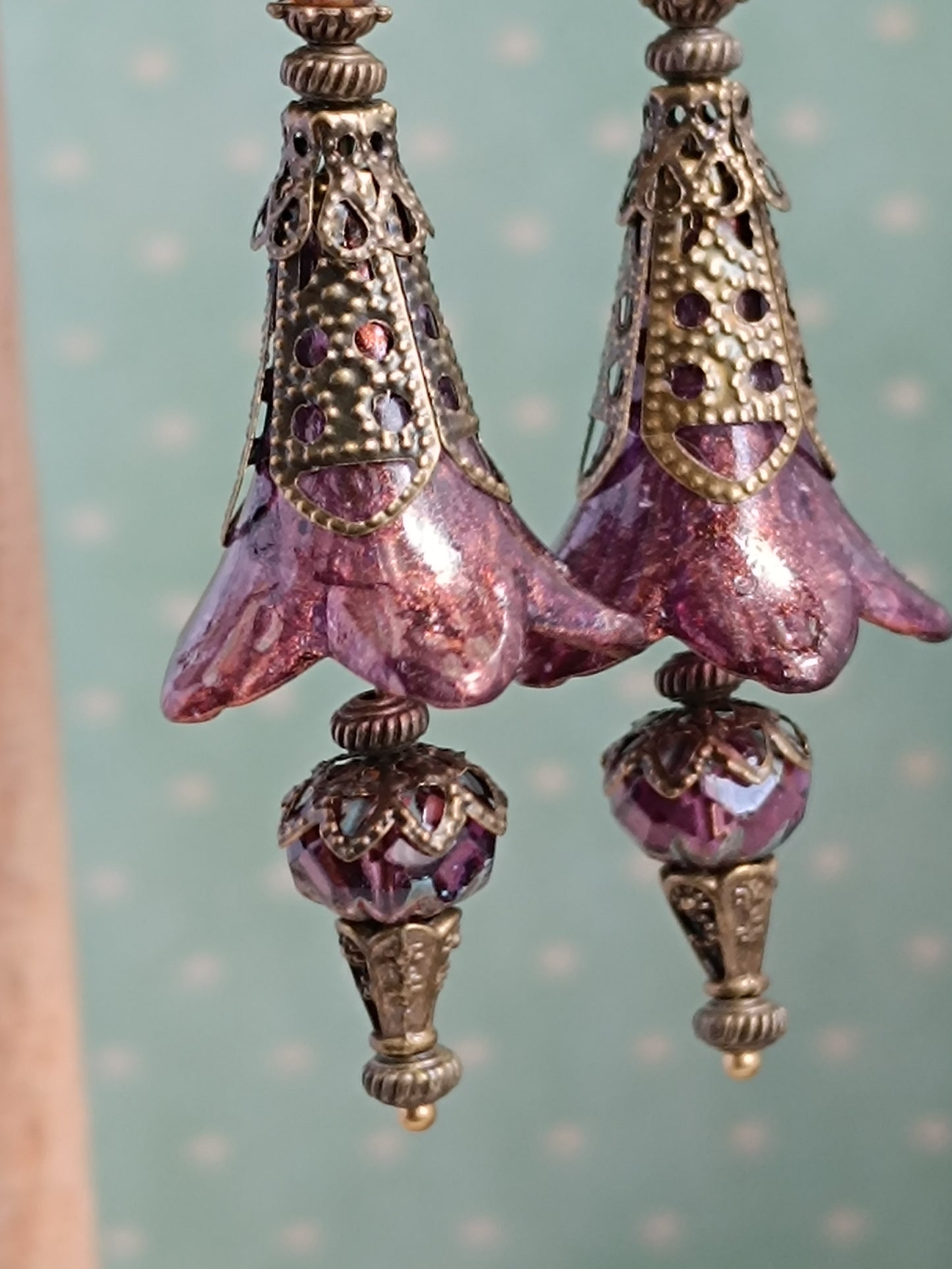Boucles d'oreilles longues automne - Lucite vernies main reflets minéraux bronze