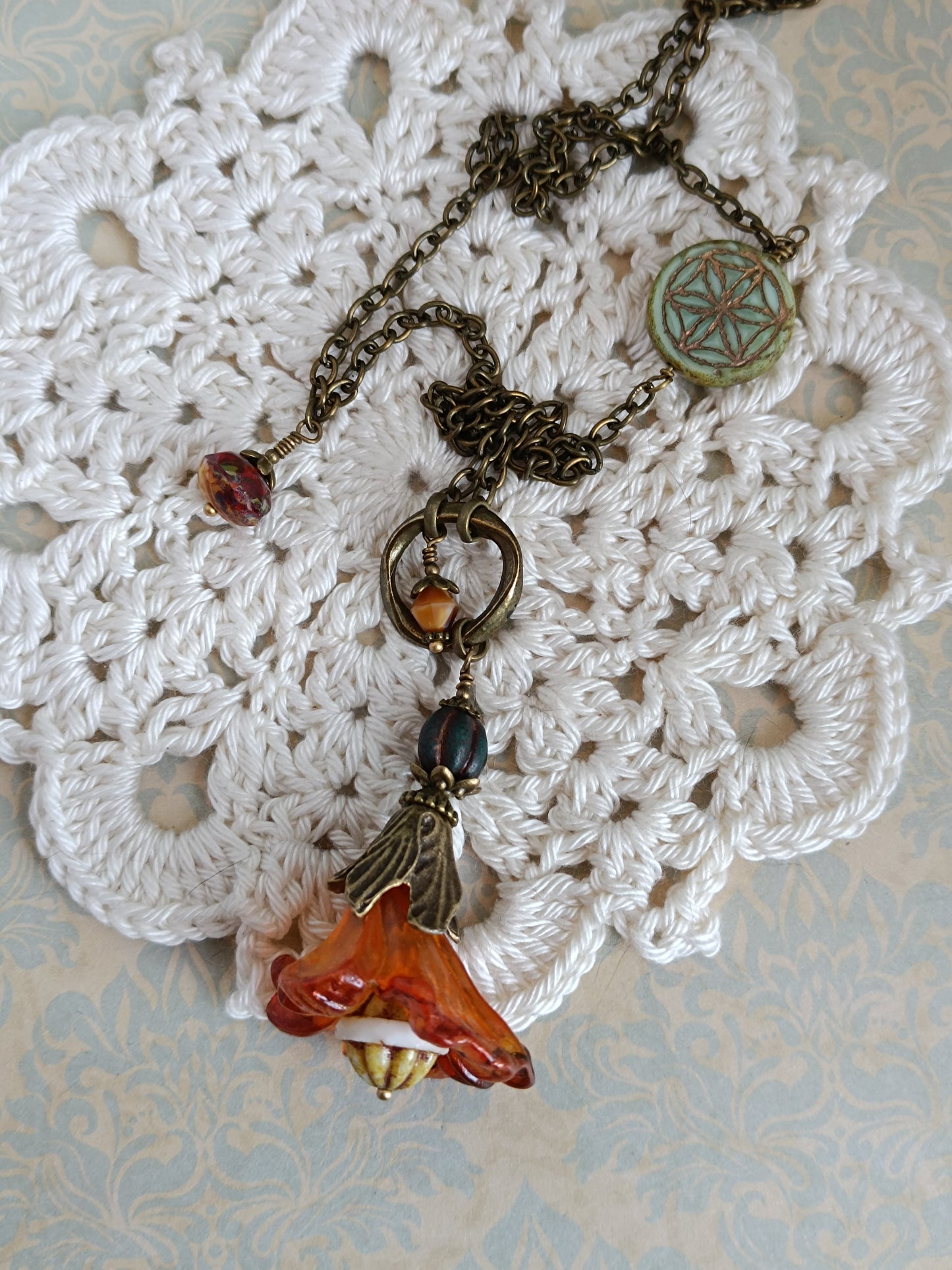 Sautoir Fleur de Vie - Lucite Vintage Perles Tchèque Bronze