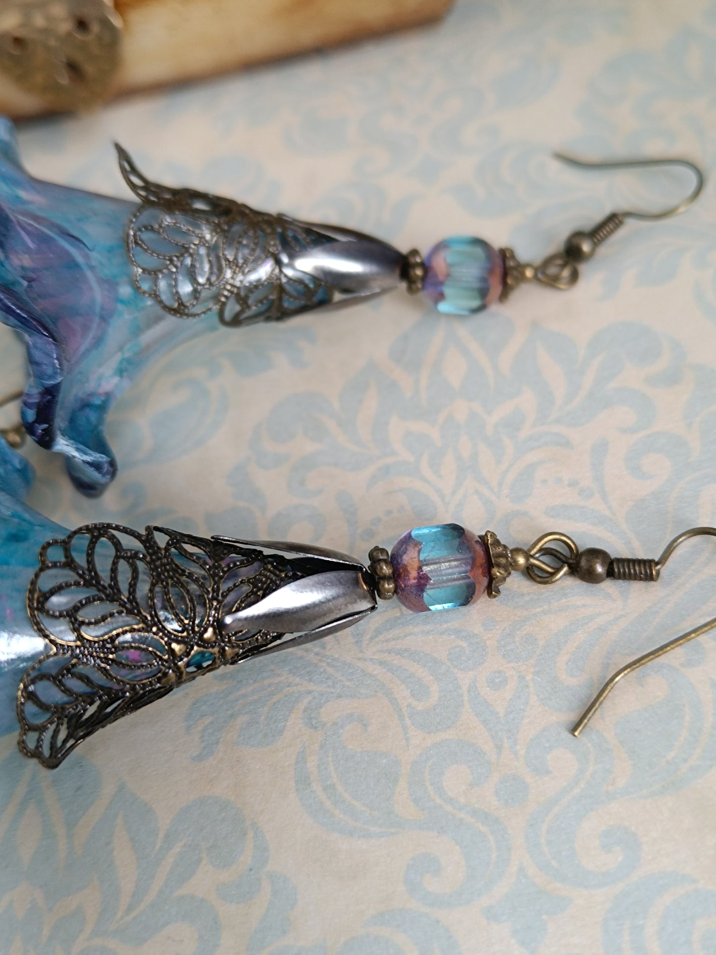 Boucles d'oreilles grandes fleurs féeriques - Trompette printanière XXL