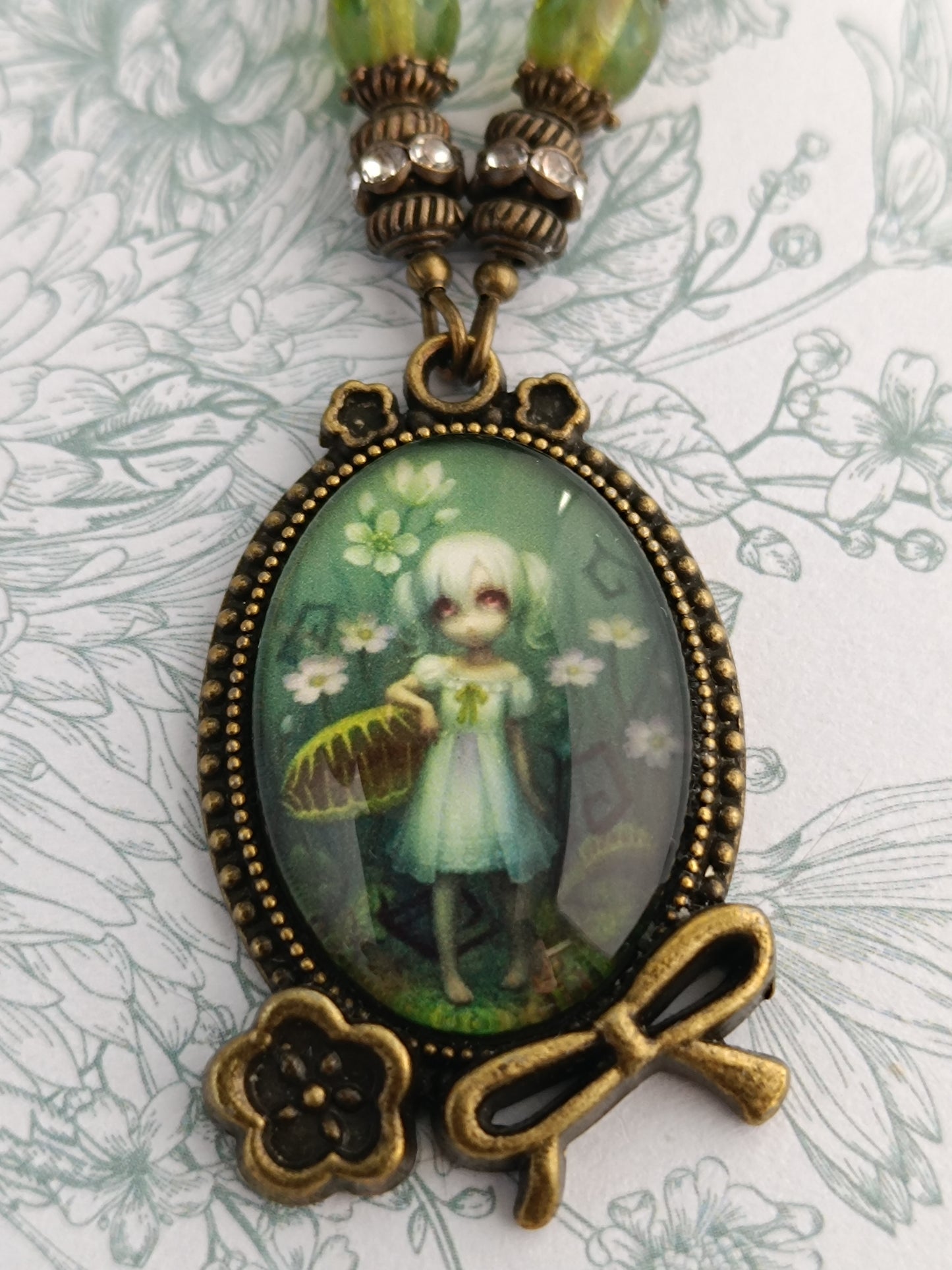 Collier Fillette et Plante Carnivore - Cabochon Unique