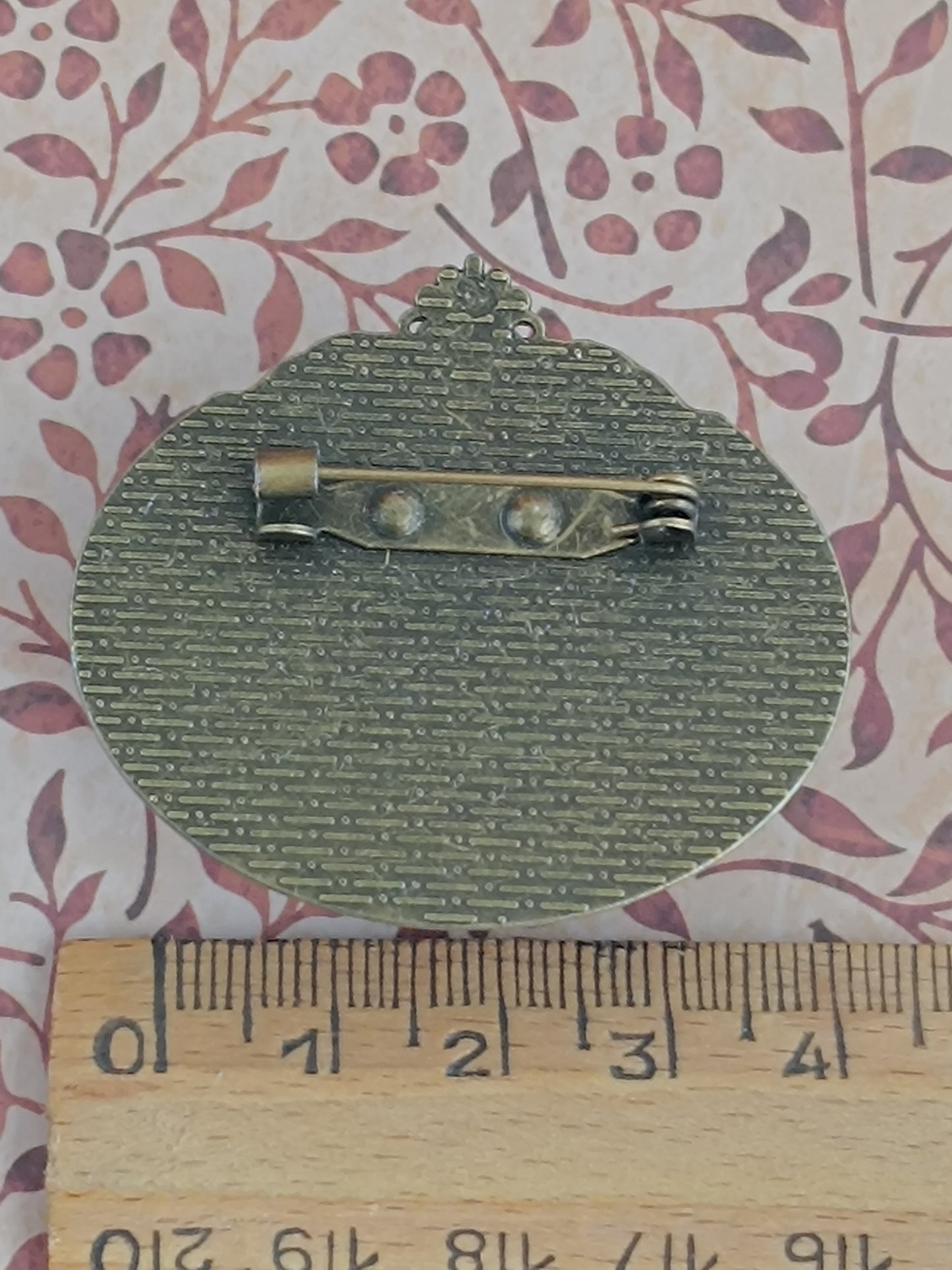 Broche Steampunk Cabochon Horizontal – Résine Époxy, Fond vert , Engrenages Authentiques