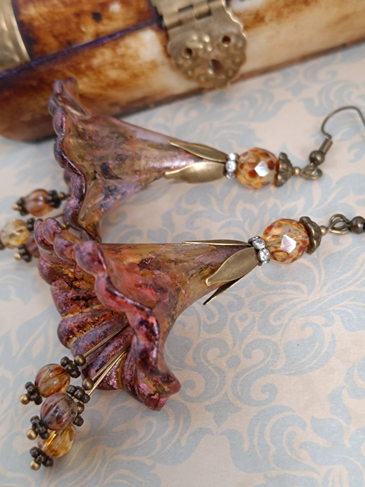 Boucles d'oreilles pendantes fleurs féeriques d'automne bronze - Perles de verre tchèque