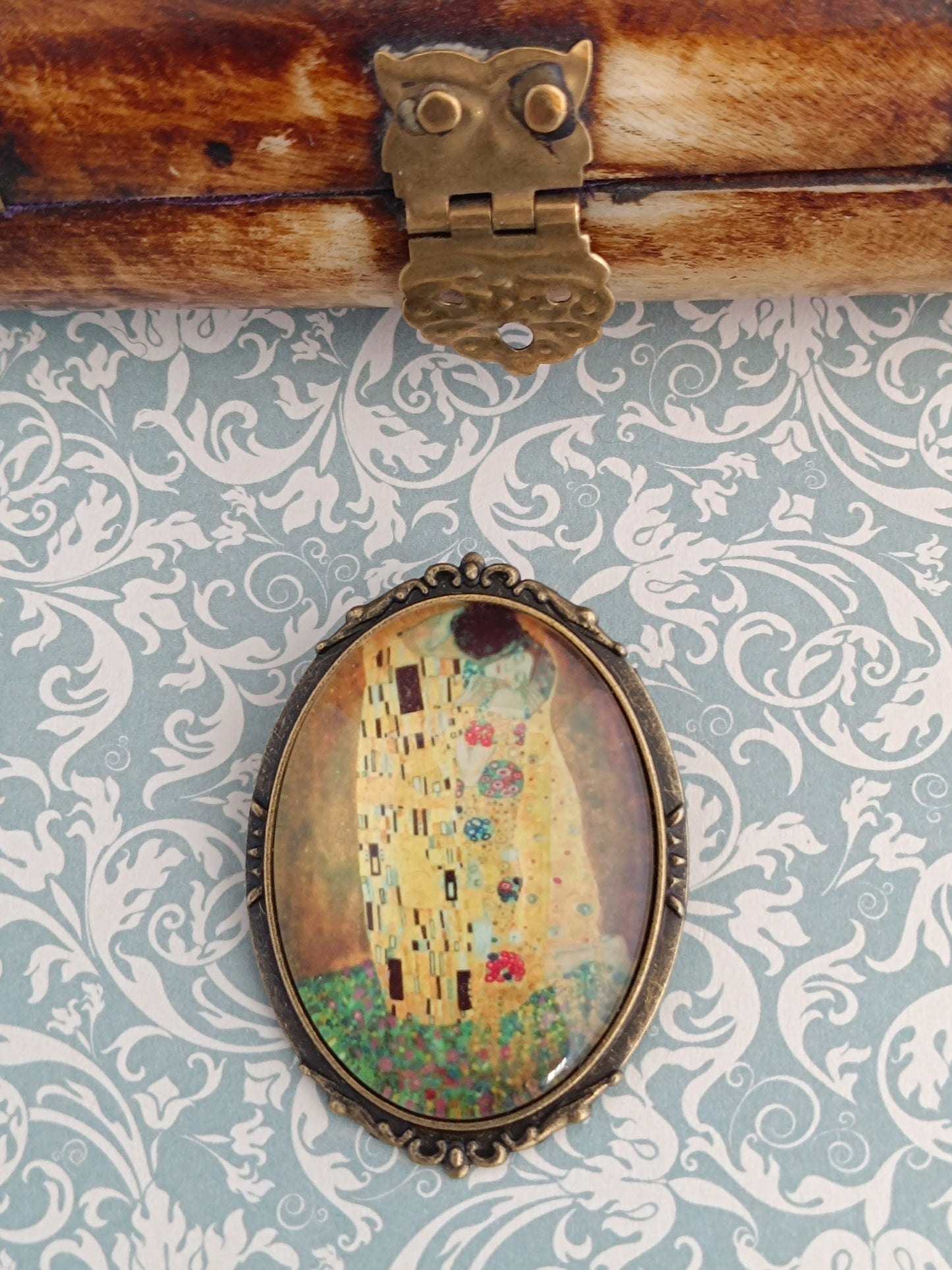Broche cabochon verre hommage Gustav Klimt
