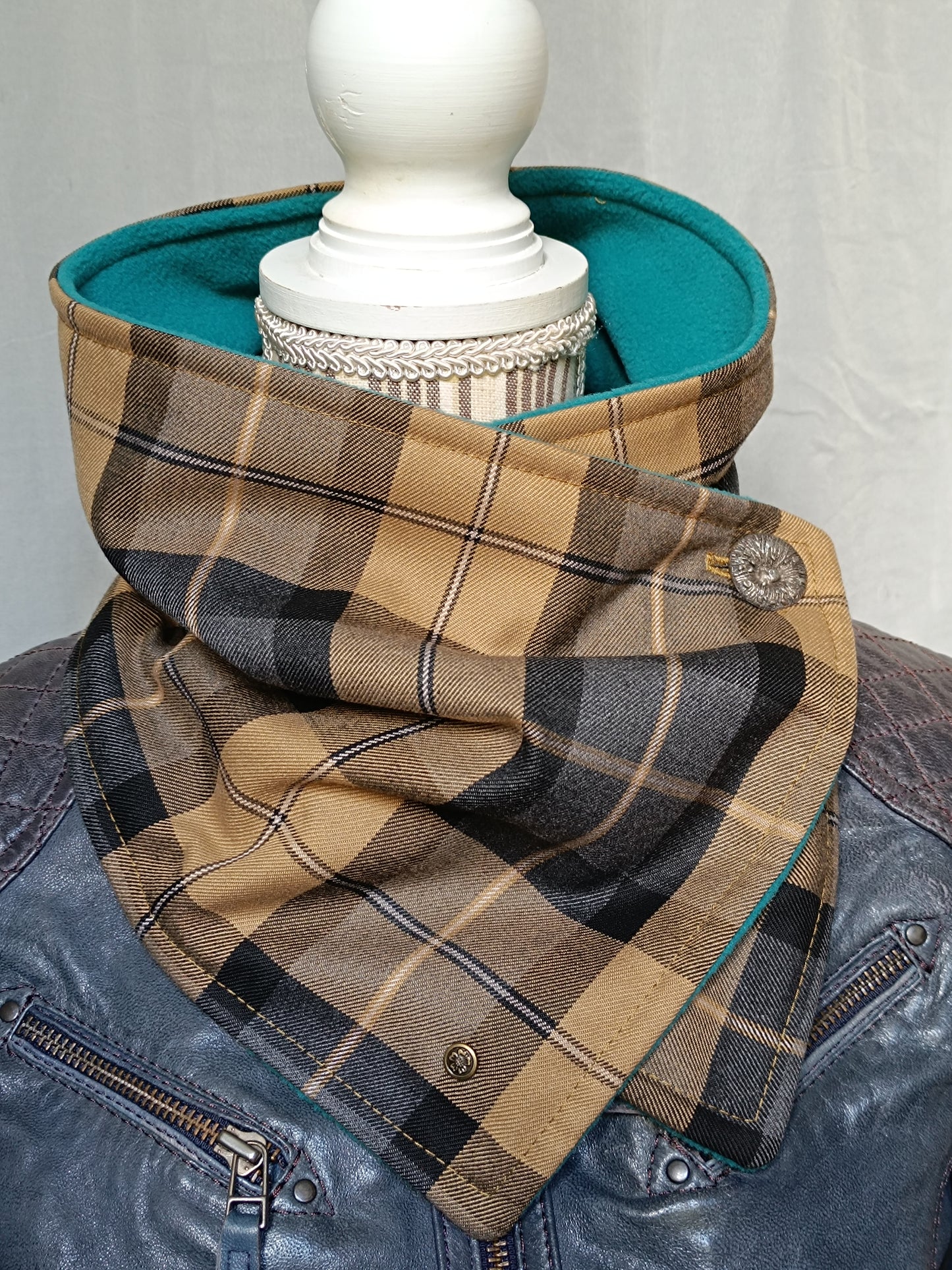 Tour de cou tartan  doublé polaire - Bouton métal ancien