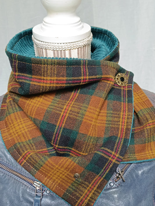 Tour de Cou Boutonné en Tartan Celtique Étreinte Textile & Poésie de Saison