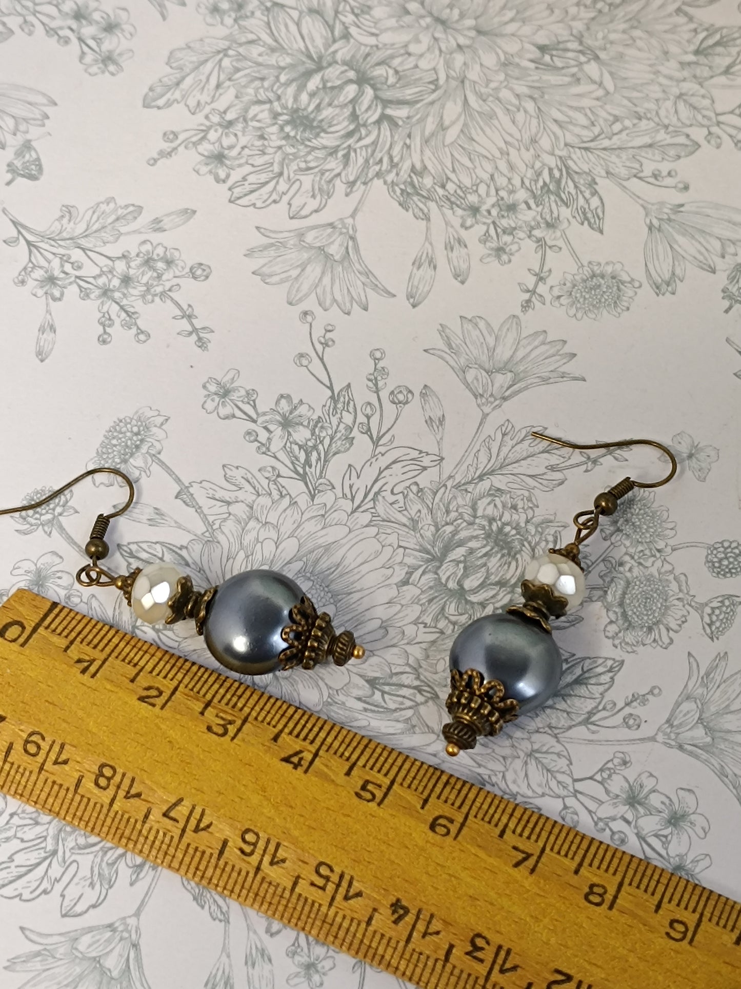 Boucles d'Oreilles Perles Rondes Précieuses - Verre Tchèque Nacré Bronze