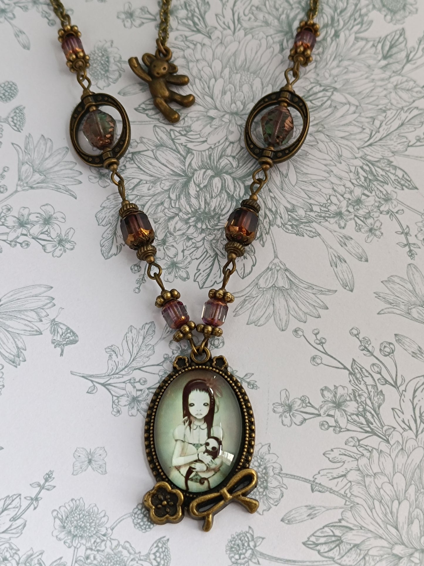 Collier Fillette et Étrange Amie - Cabochon Vintage